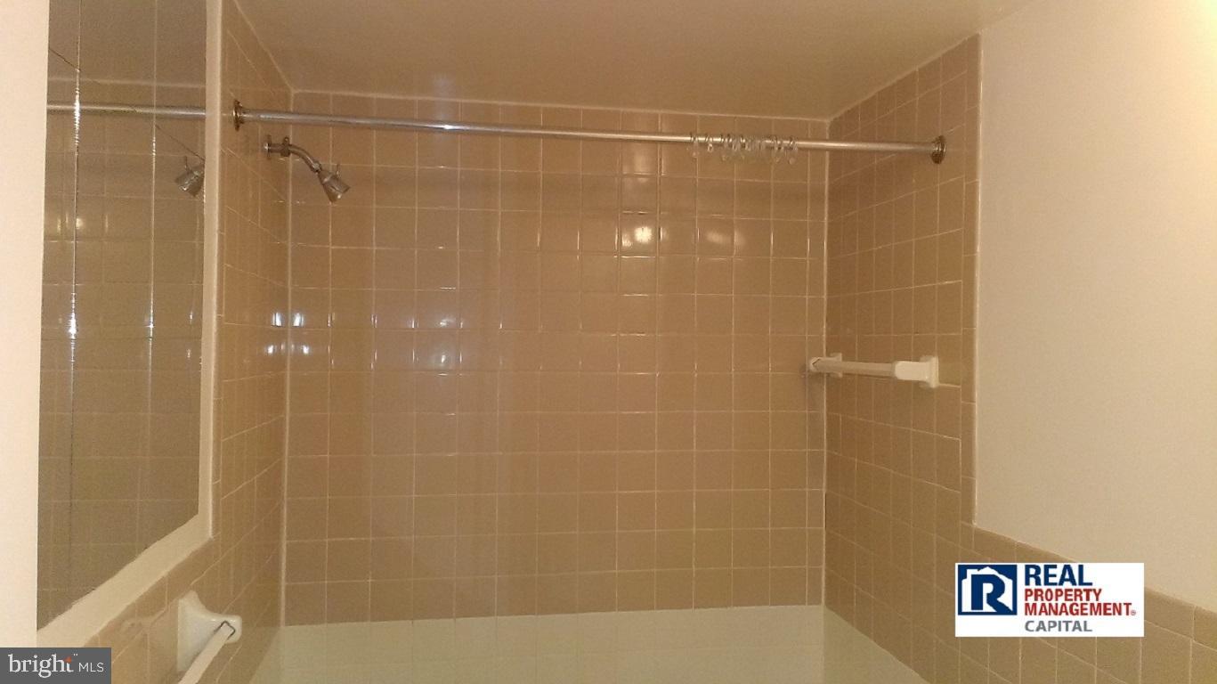 WESTCHESTER PARK - Residential Lease