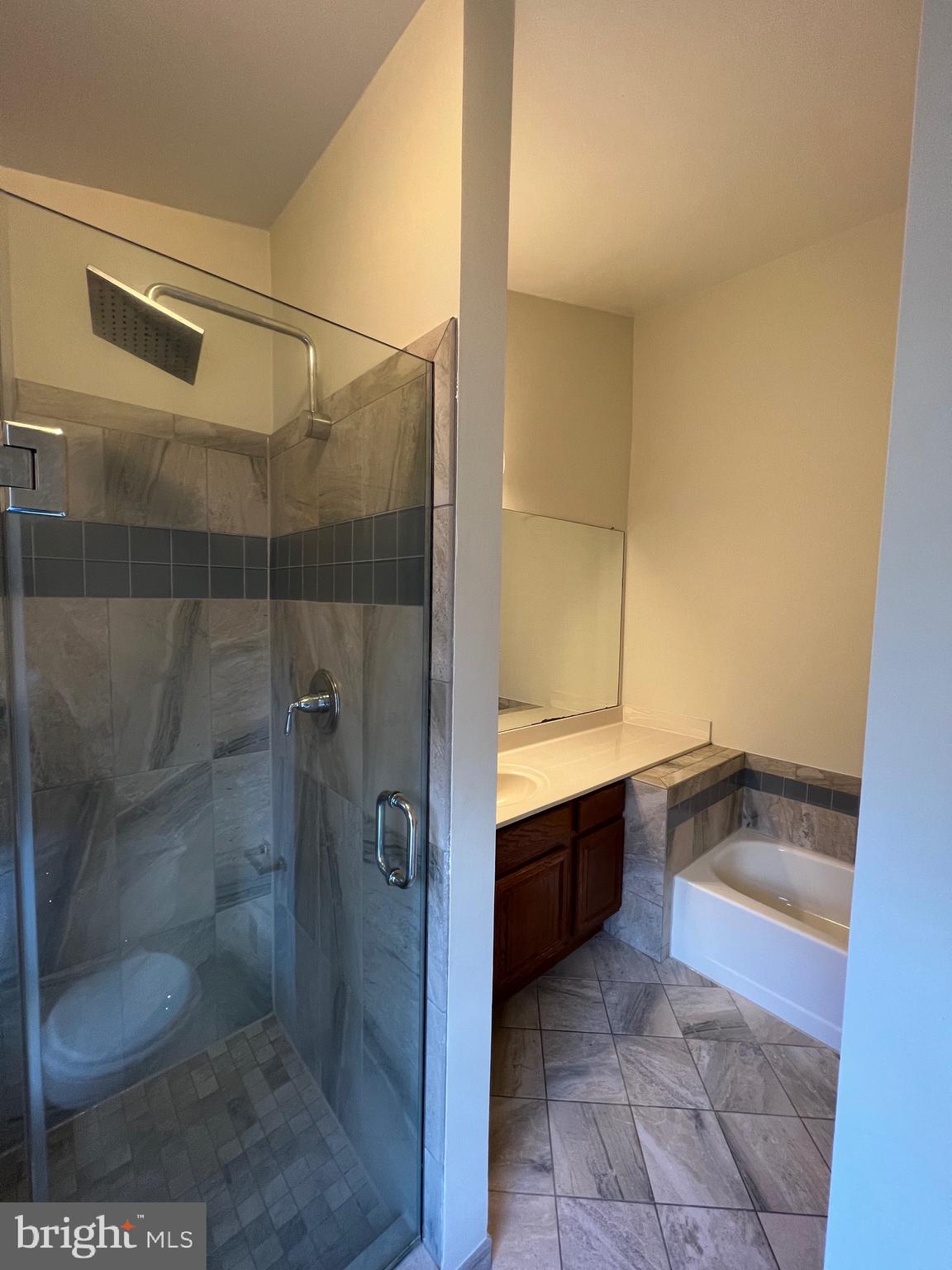 COURTHOUSE WALK - Residential Lease