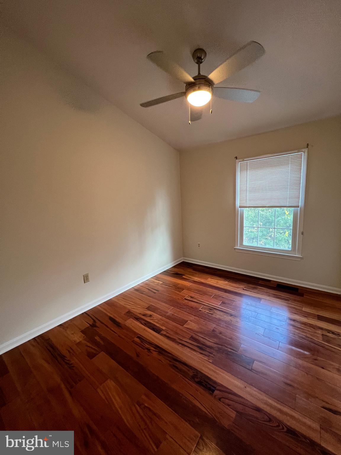 COURTHOUSE WALK - Residential Lease