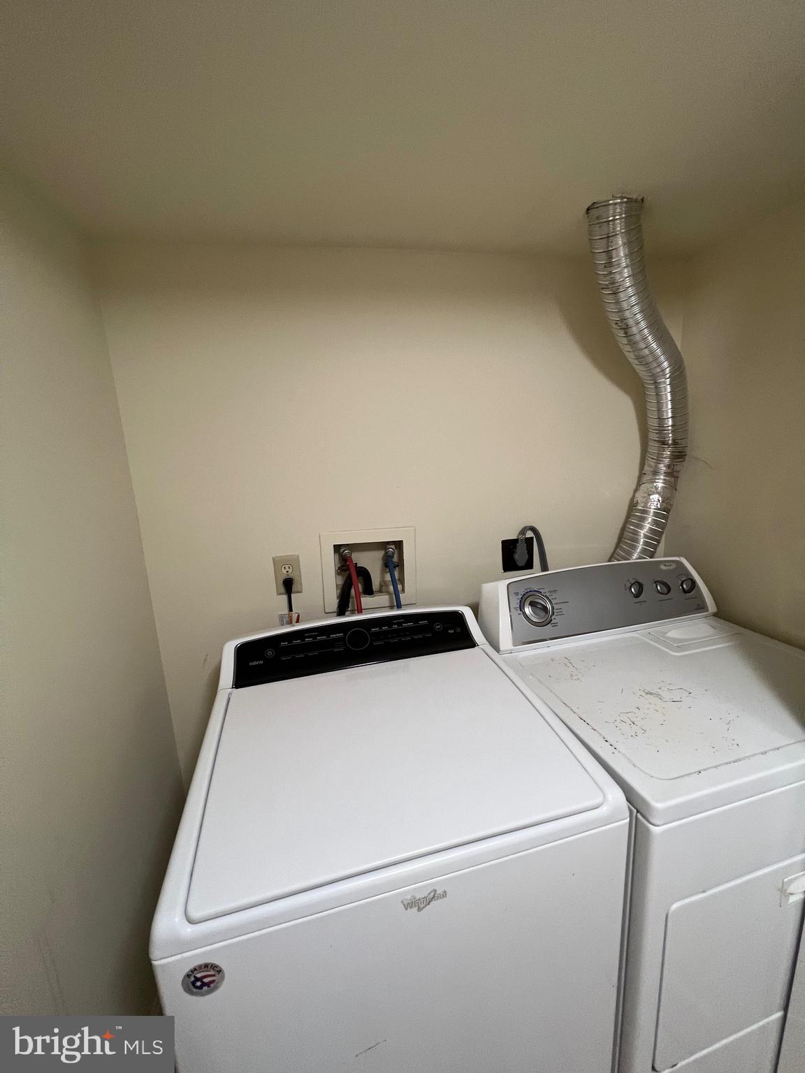 COURTHOUSE WALK - Residential Lease