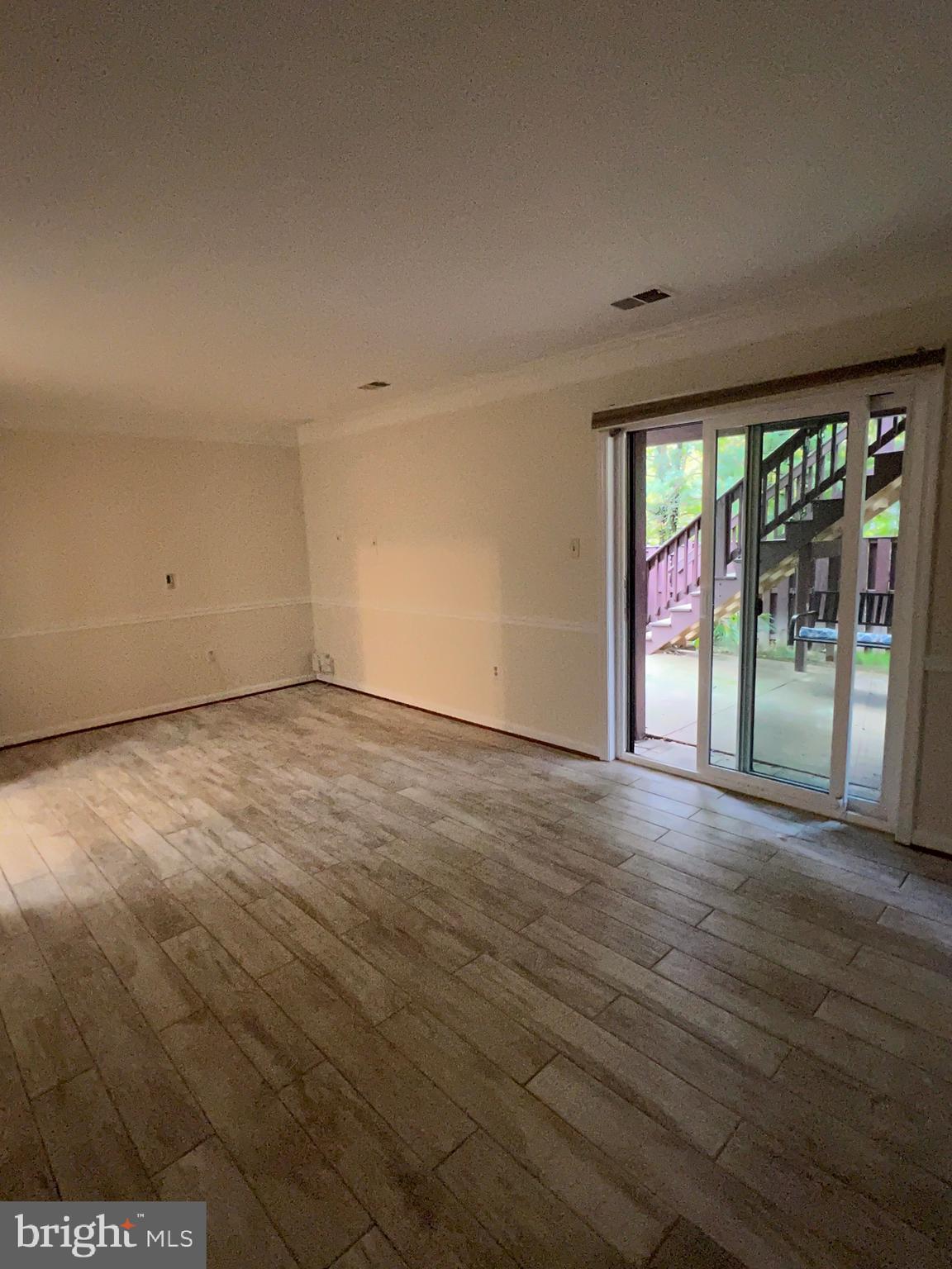 COURTHOUSE WALK - Residential Lease