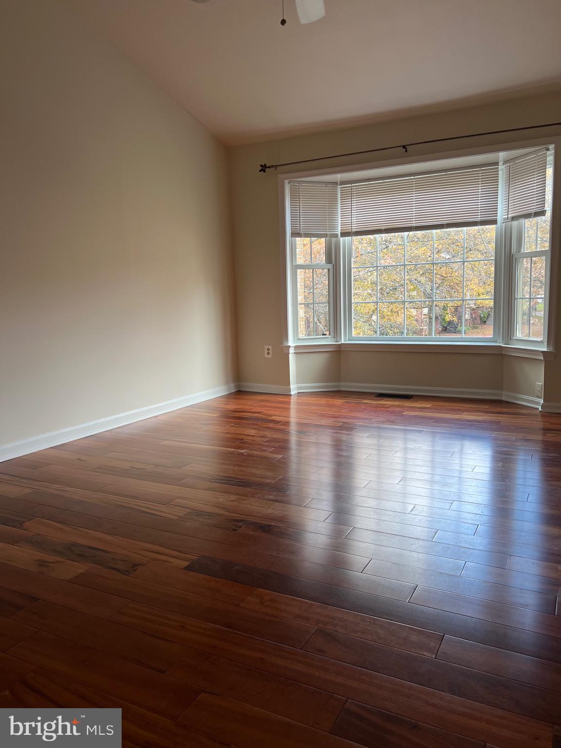 COURTHOUSE WALK - Residential Lease