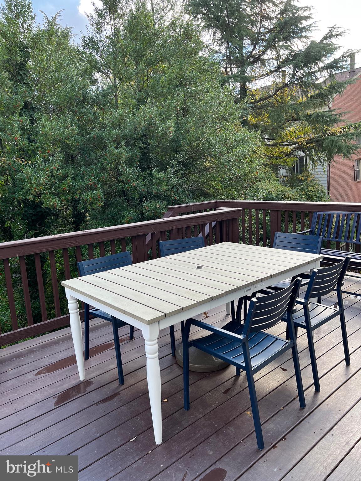 COURTHOUSE WALK - Residential Lease