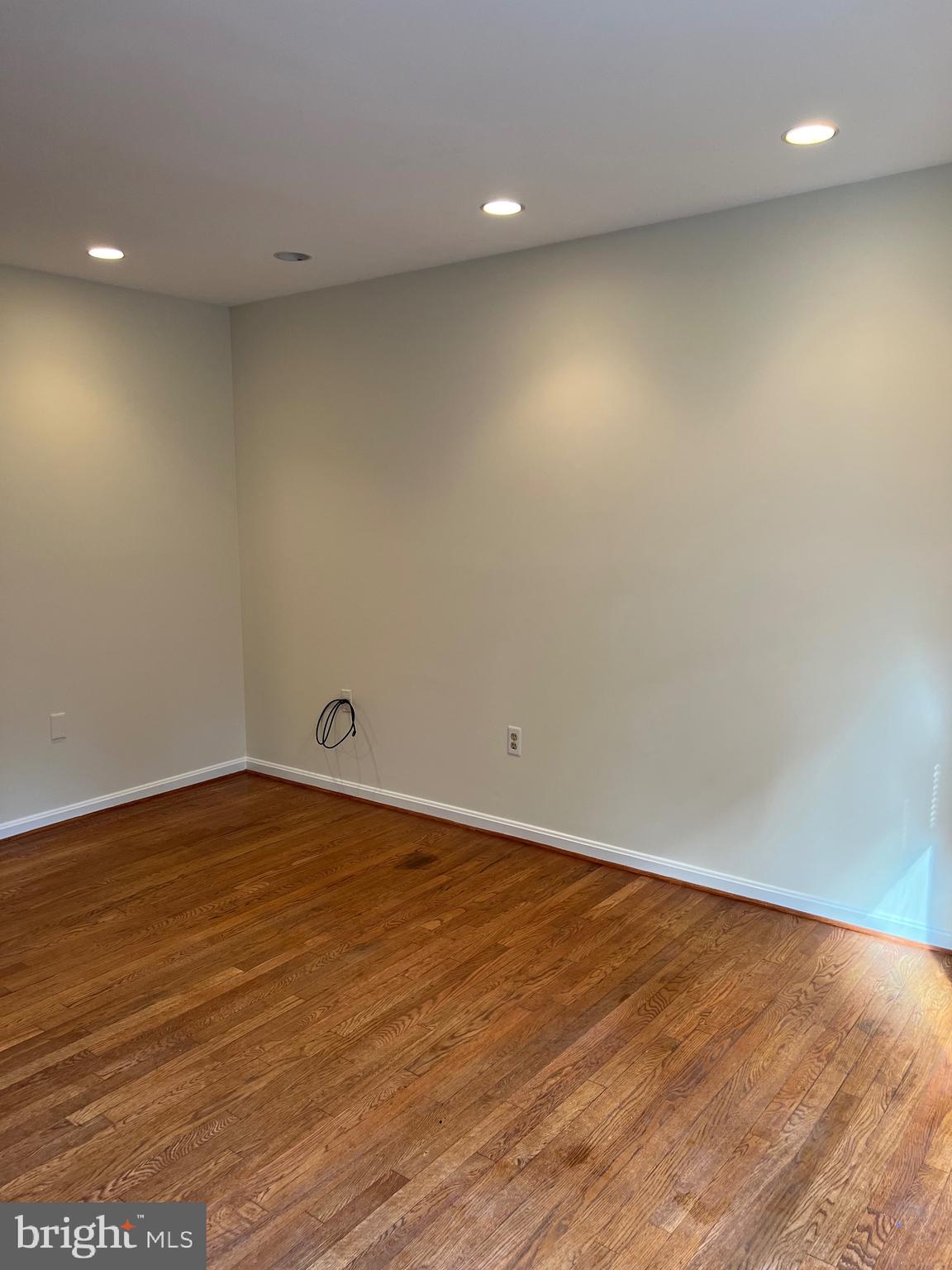 COURTHOUSE WALK - Residential Lease