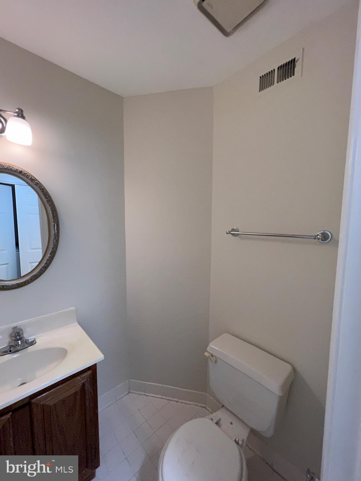 COURTHOUSE WALK - Residential Lease