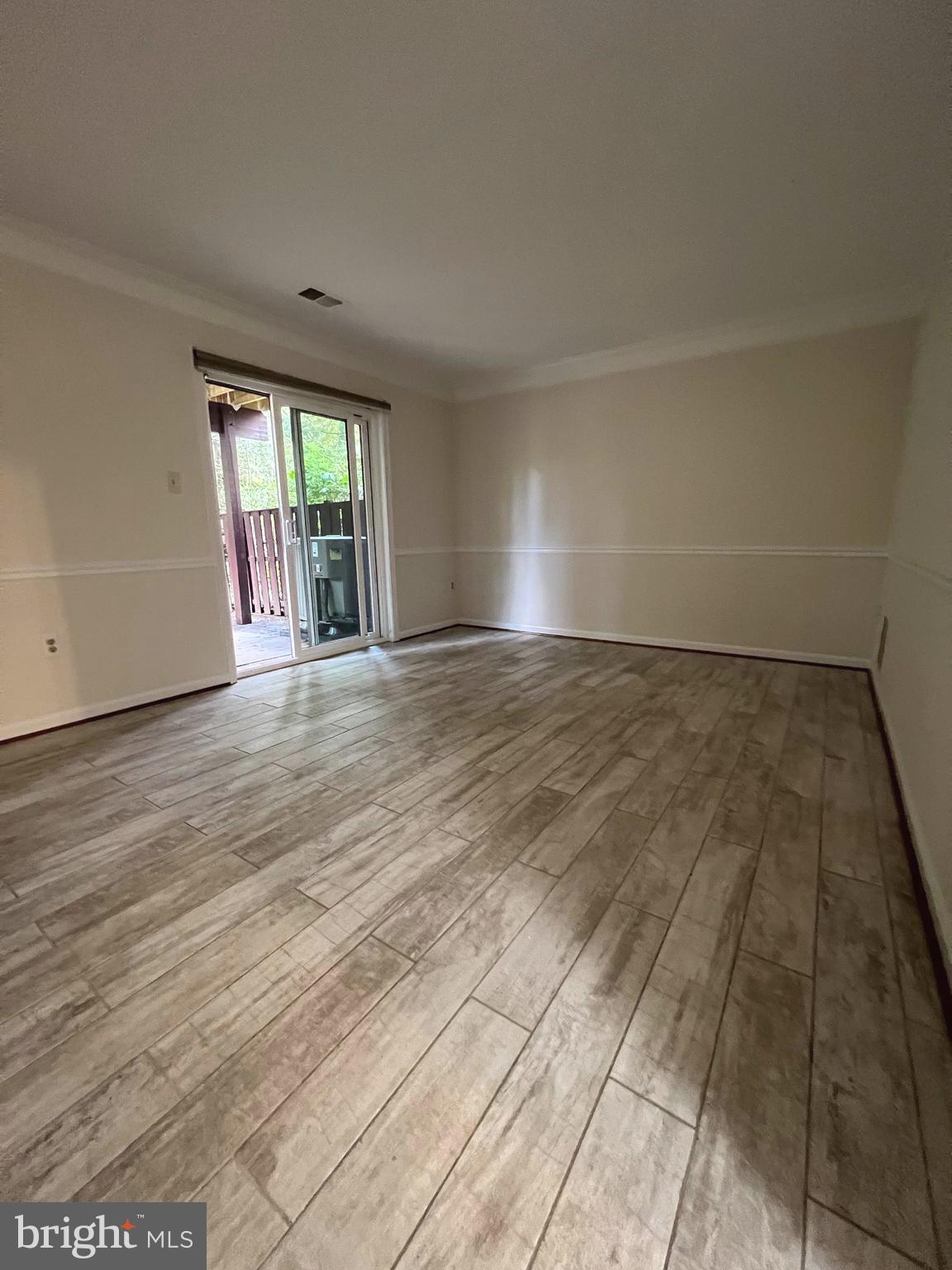 COURTHOUSE WALK - Residential Lease