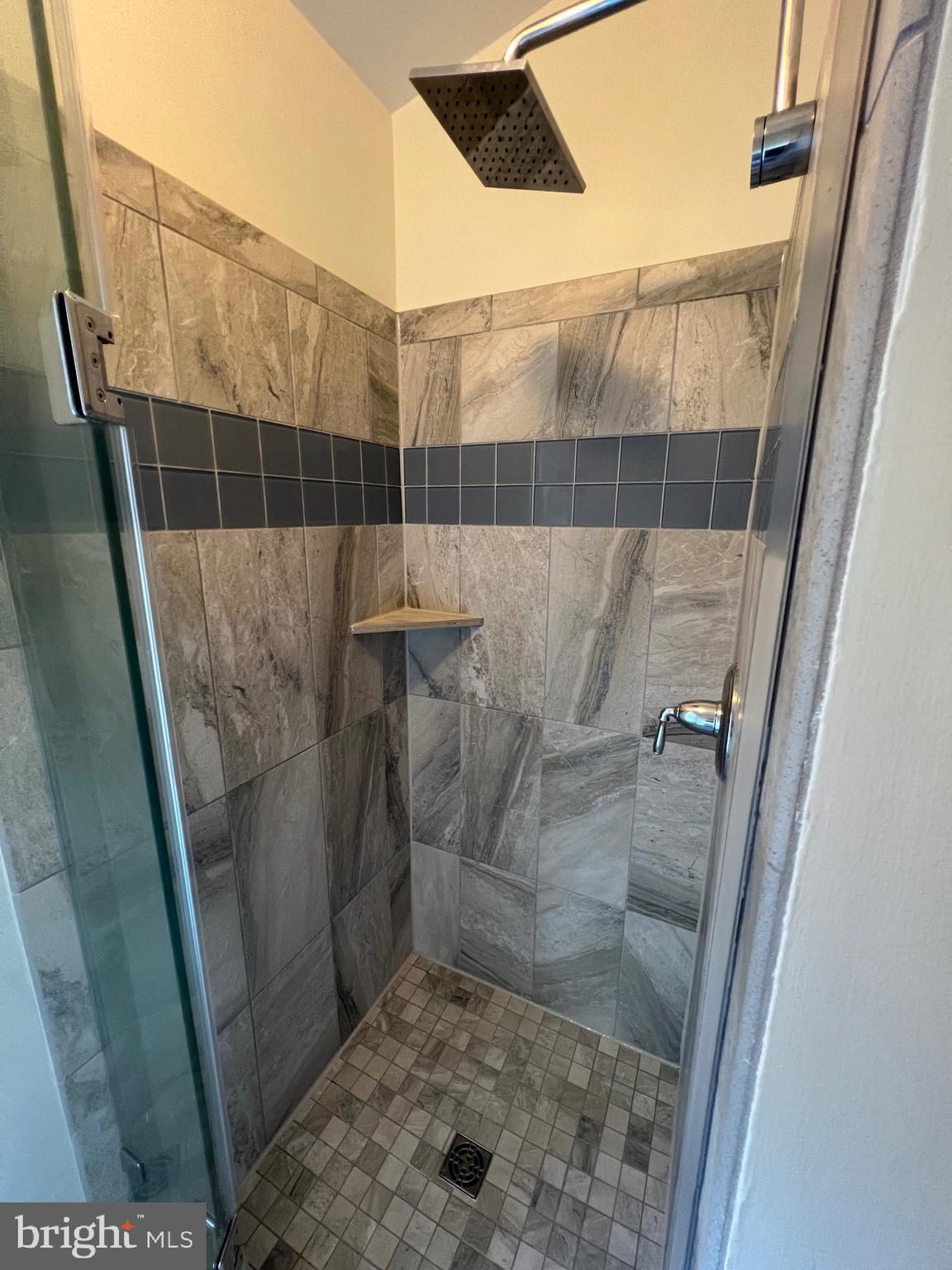 COURTHOUSE WALK - Residential Lease