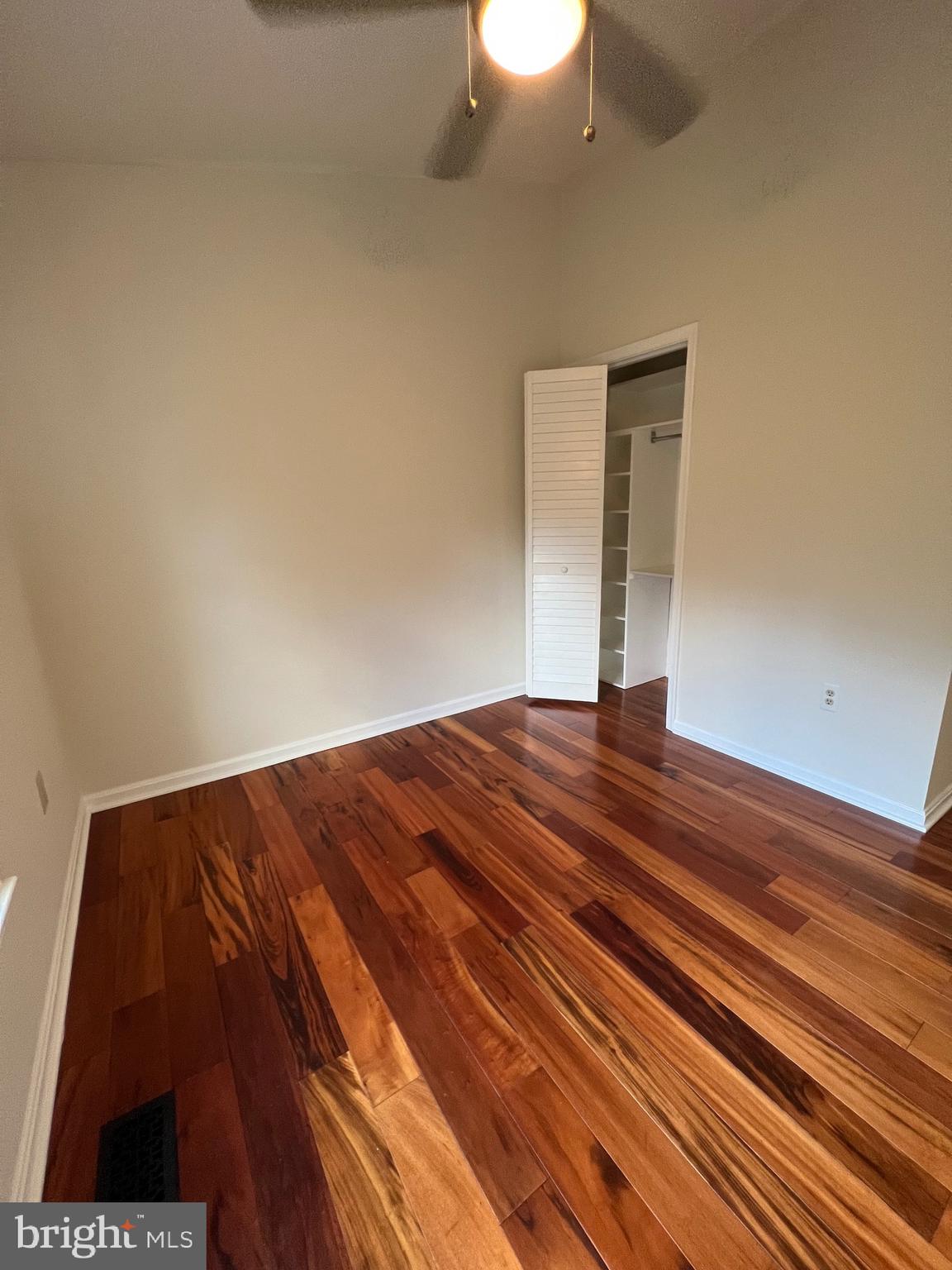 COURTHOUSE WALK - Residential Lease