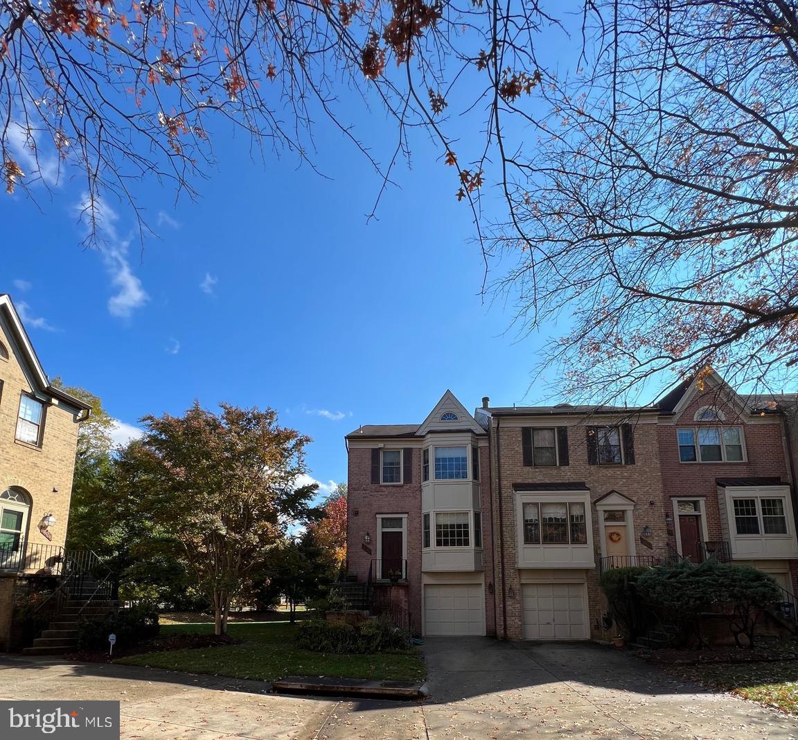 COURTHOUSE WALK - Residential Lease