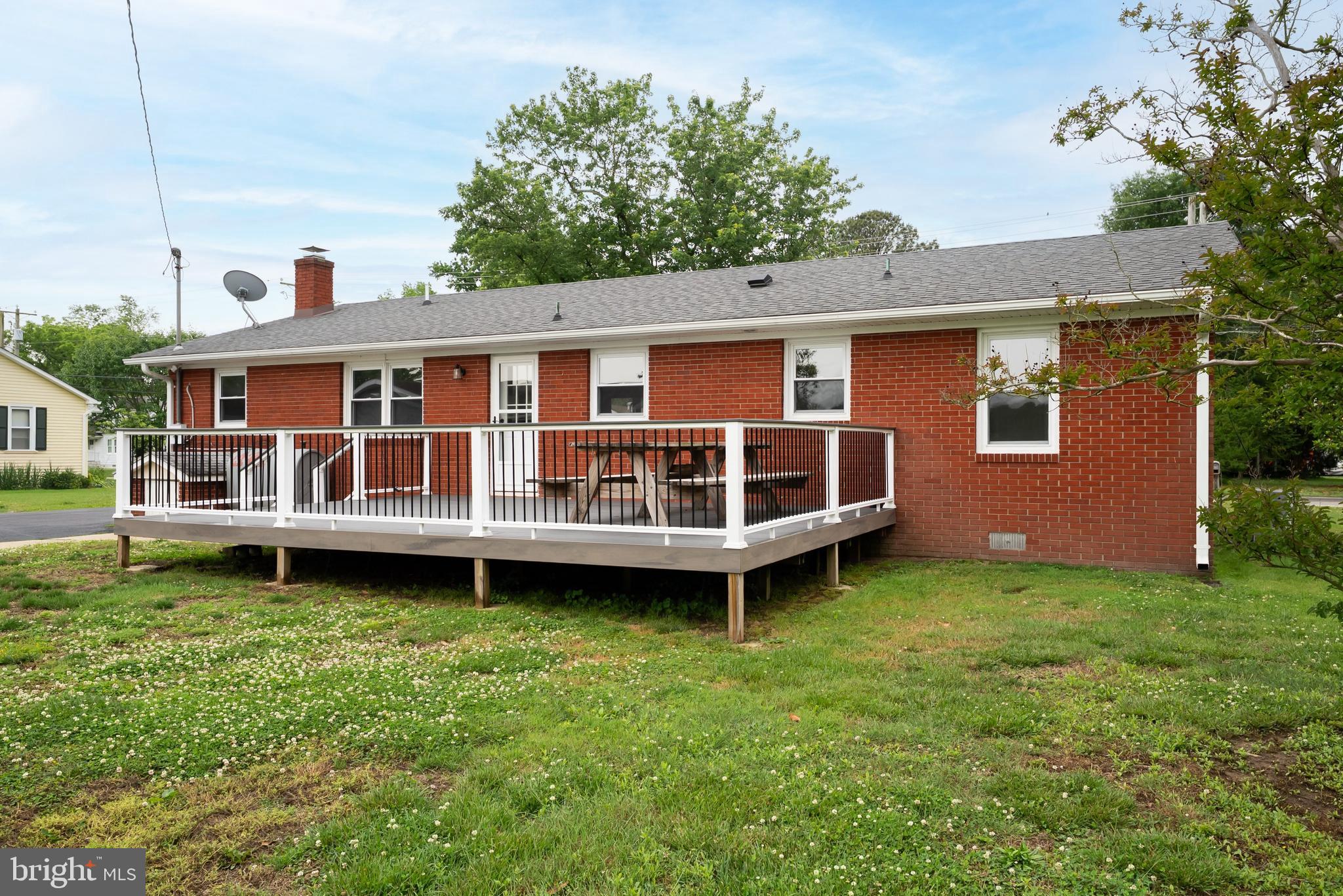 5989 N MAIN STREET