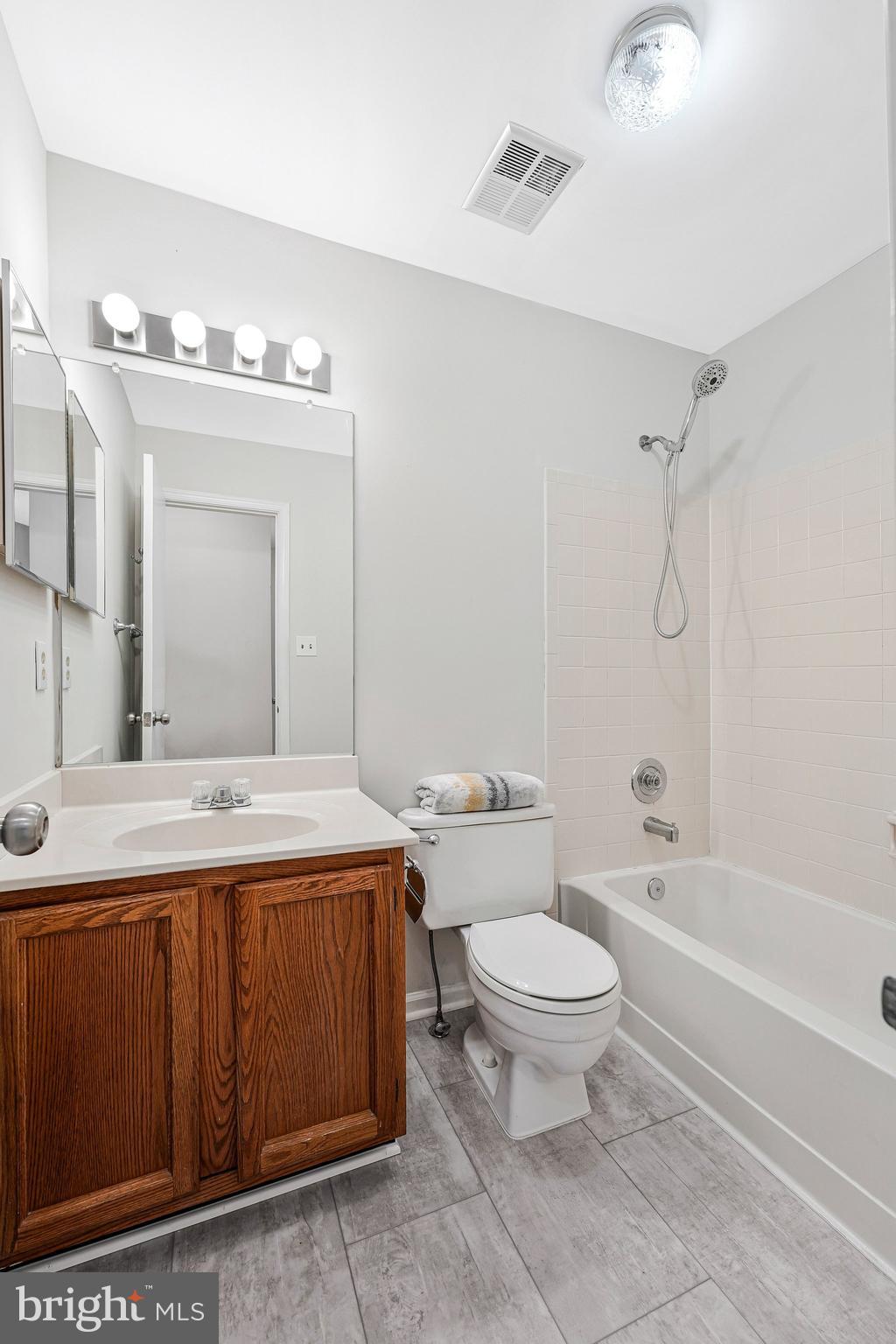SULLY STATION - Residential