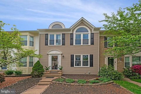 Photo of 5175 Glen Meadow Drive, CENTREVILLE, VA 20120 (MLS # VAFX2307358)