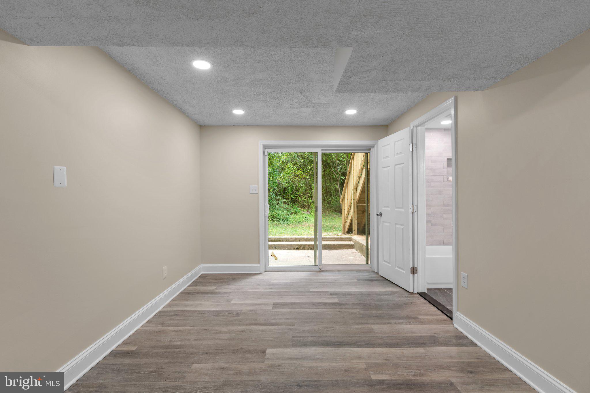 FREETOWN VILLAGE - Residential