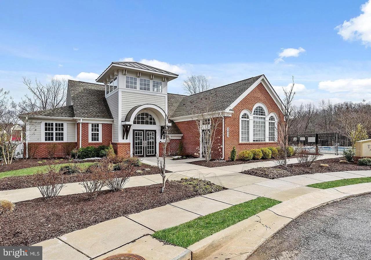 HANOVER - Residential Lease