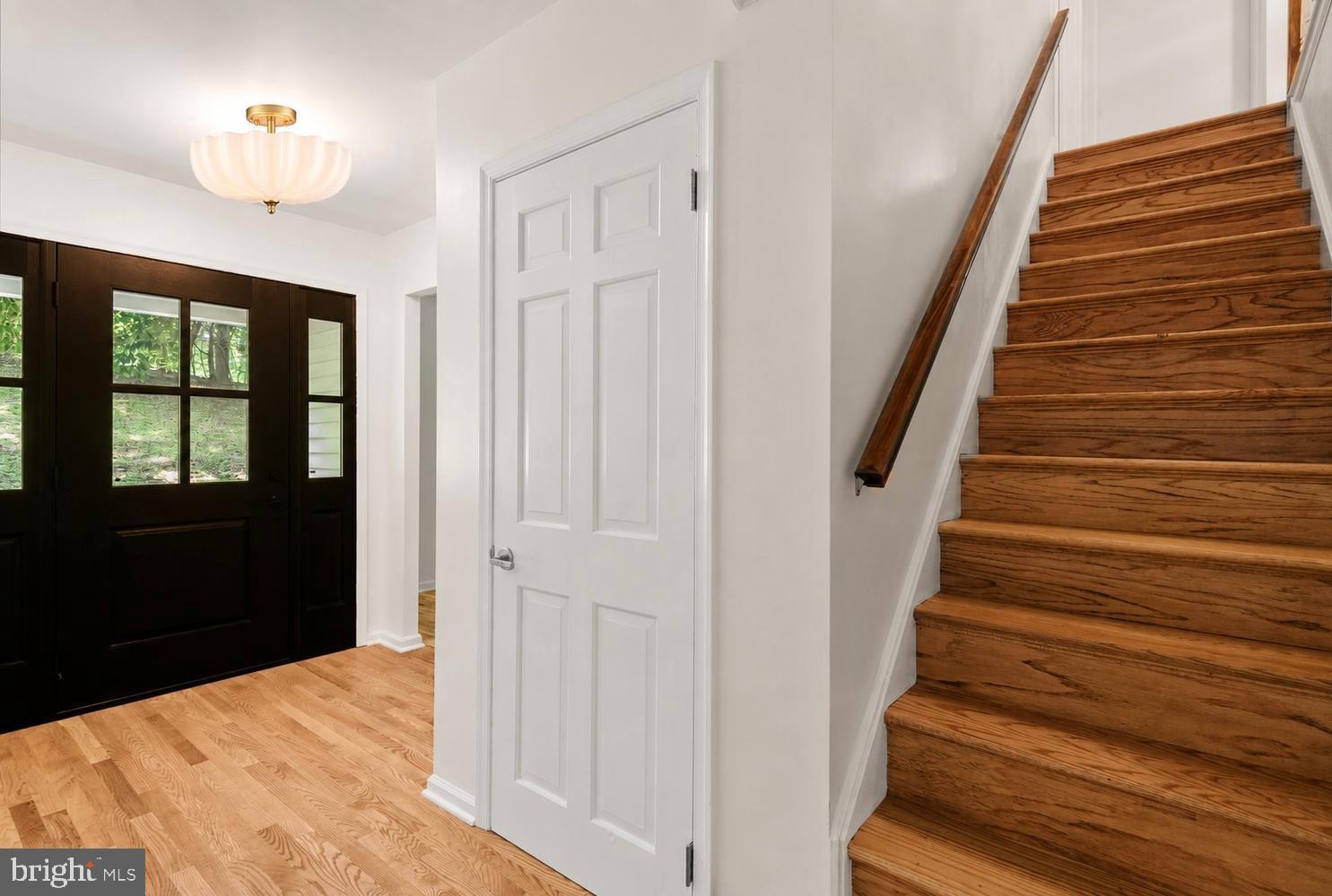 1038 EDGEWOOD CHASE
