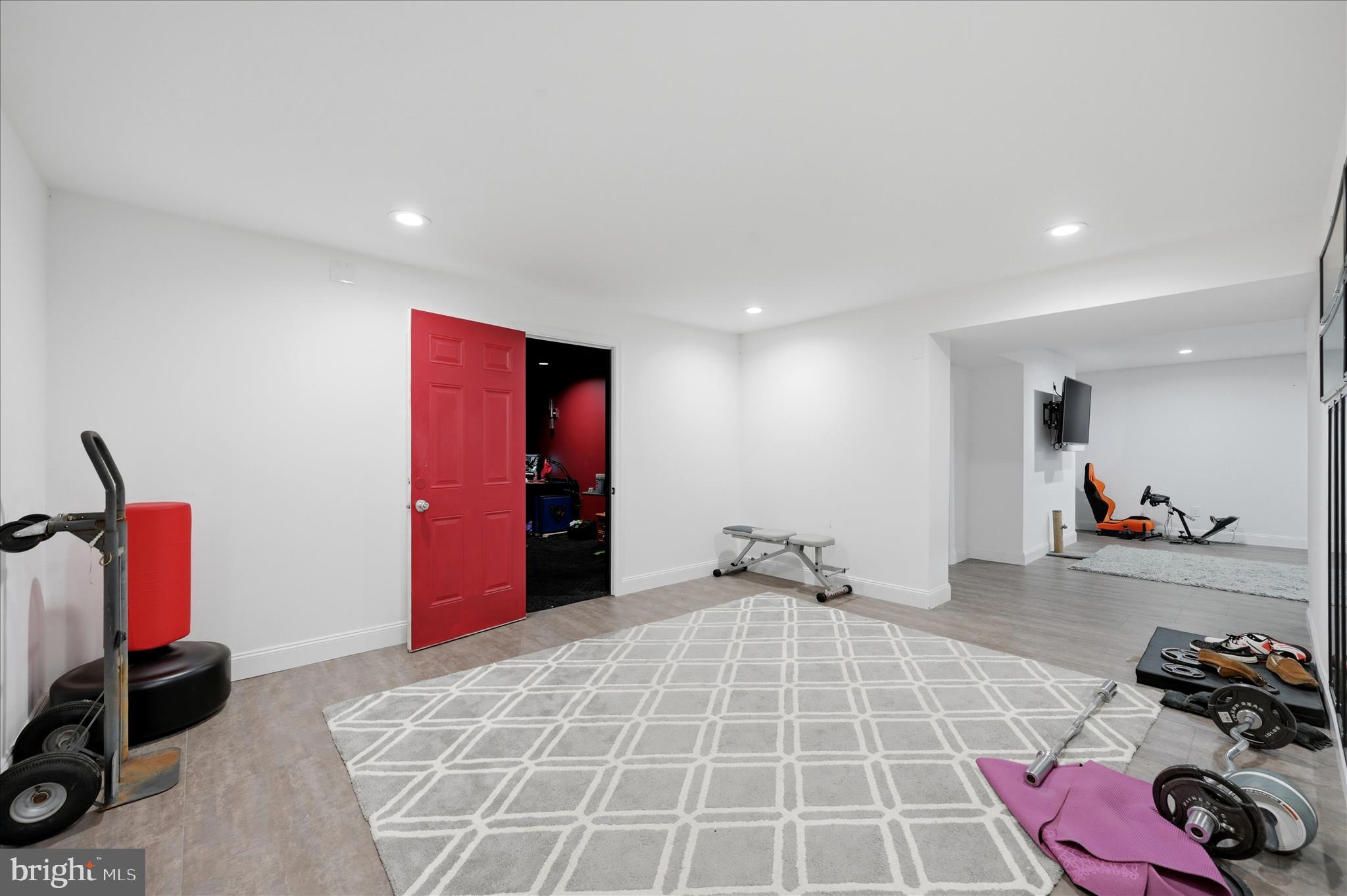 TRAPP HILL WEST - Residential