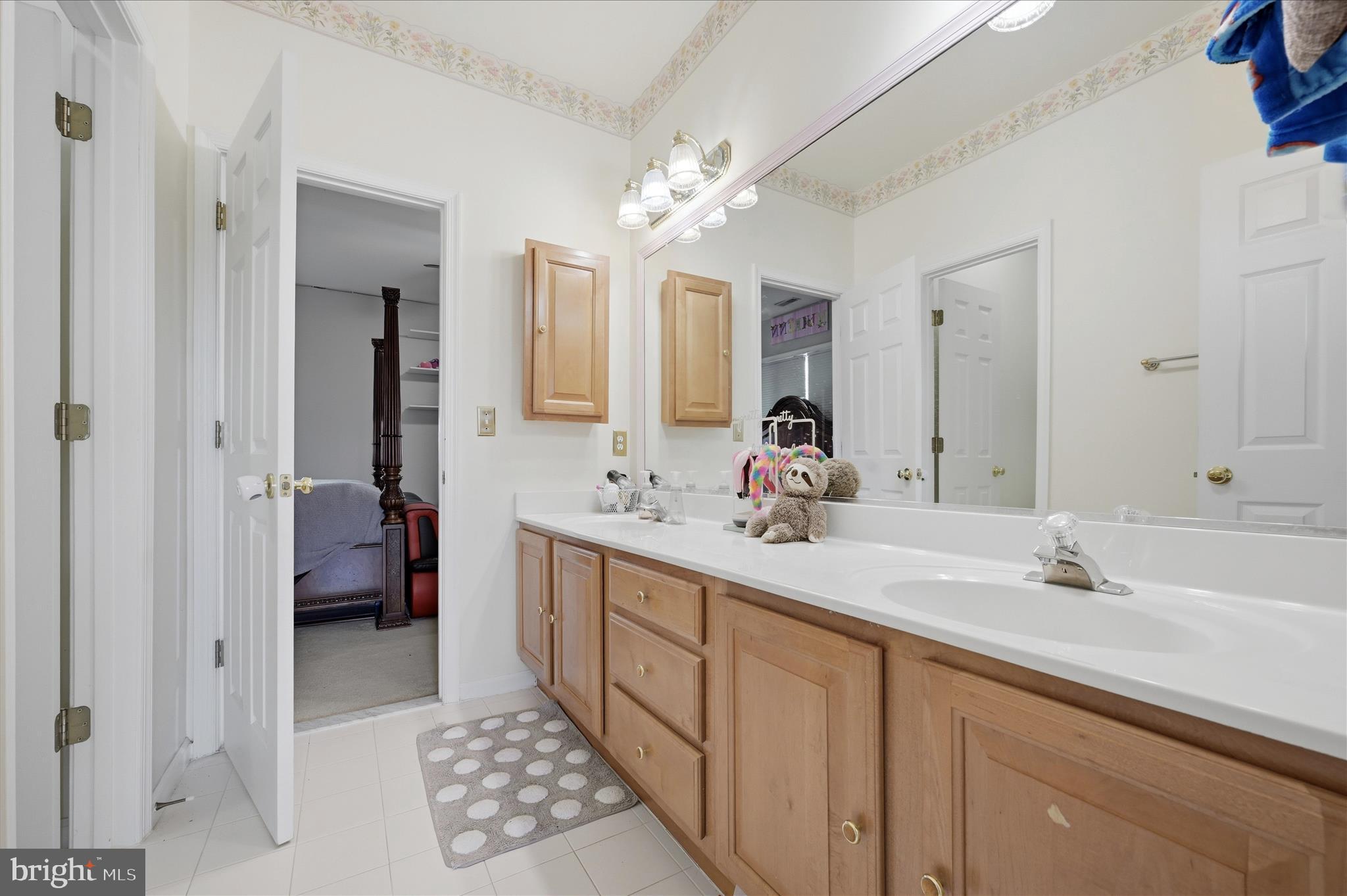 TRAPP HILL WEST - Residential