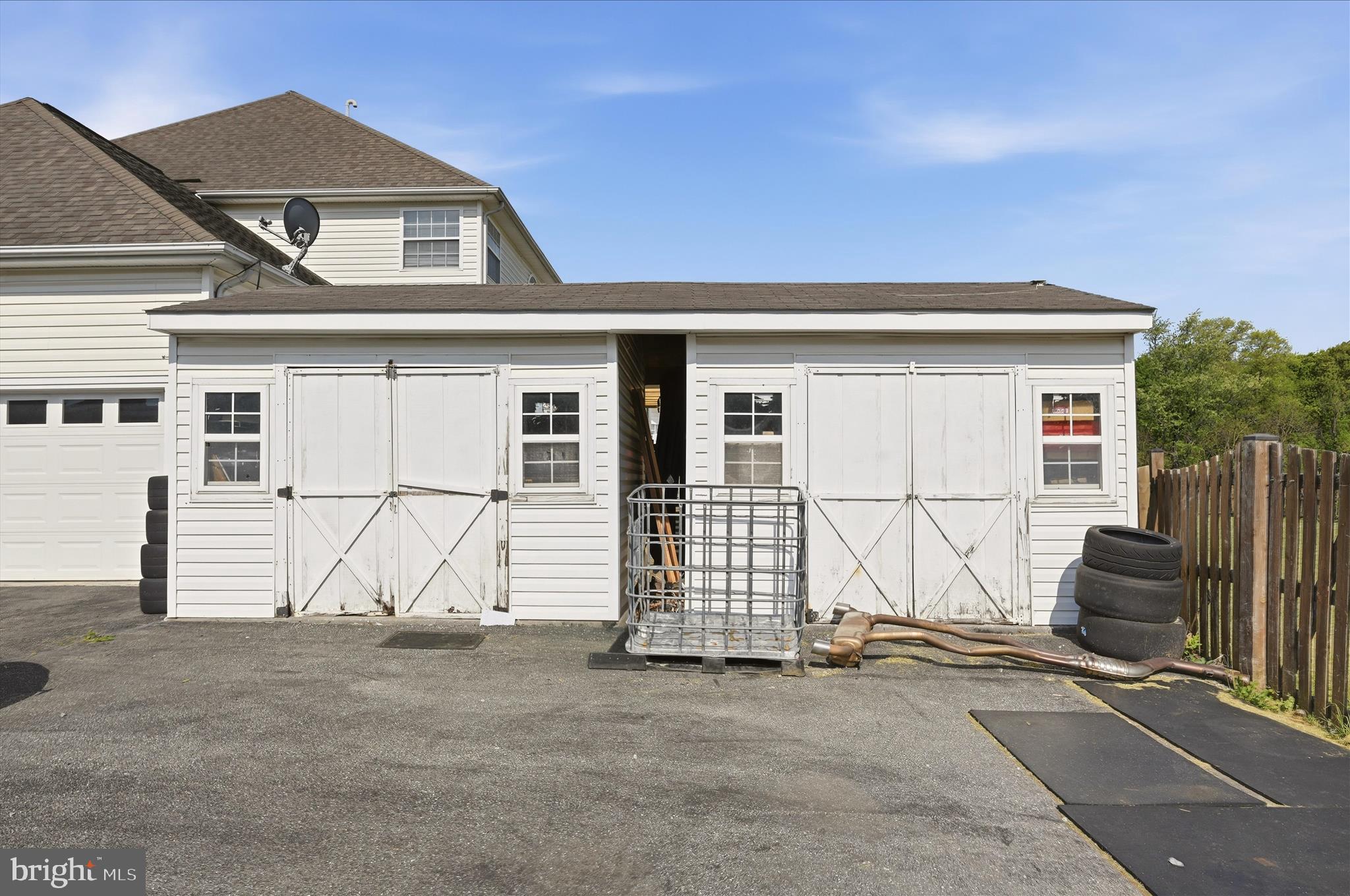 TRAPP HILL WEST - Residential