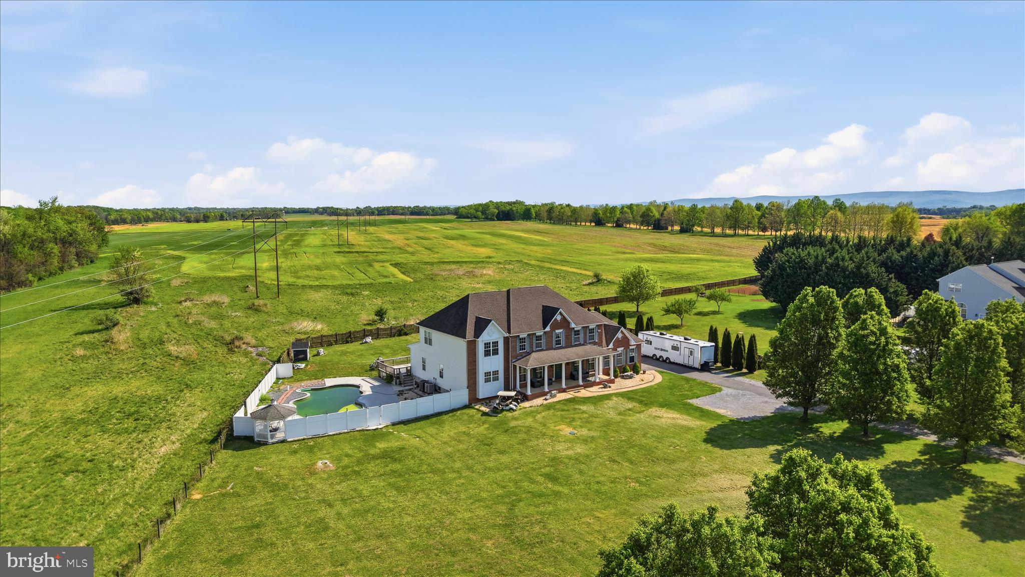 TRAPP HILL WEST - Residential