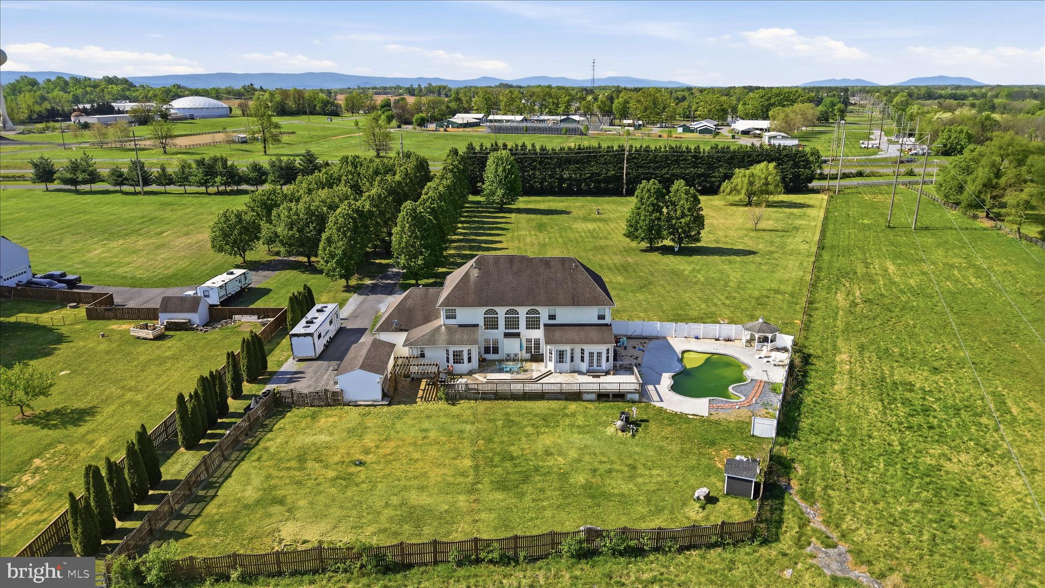 TRAPP HILL WEST - Residential