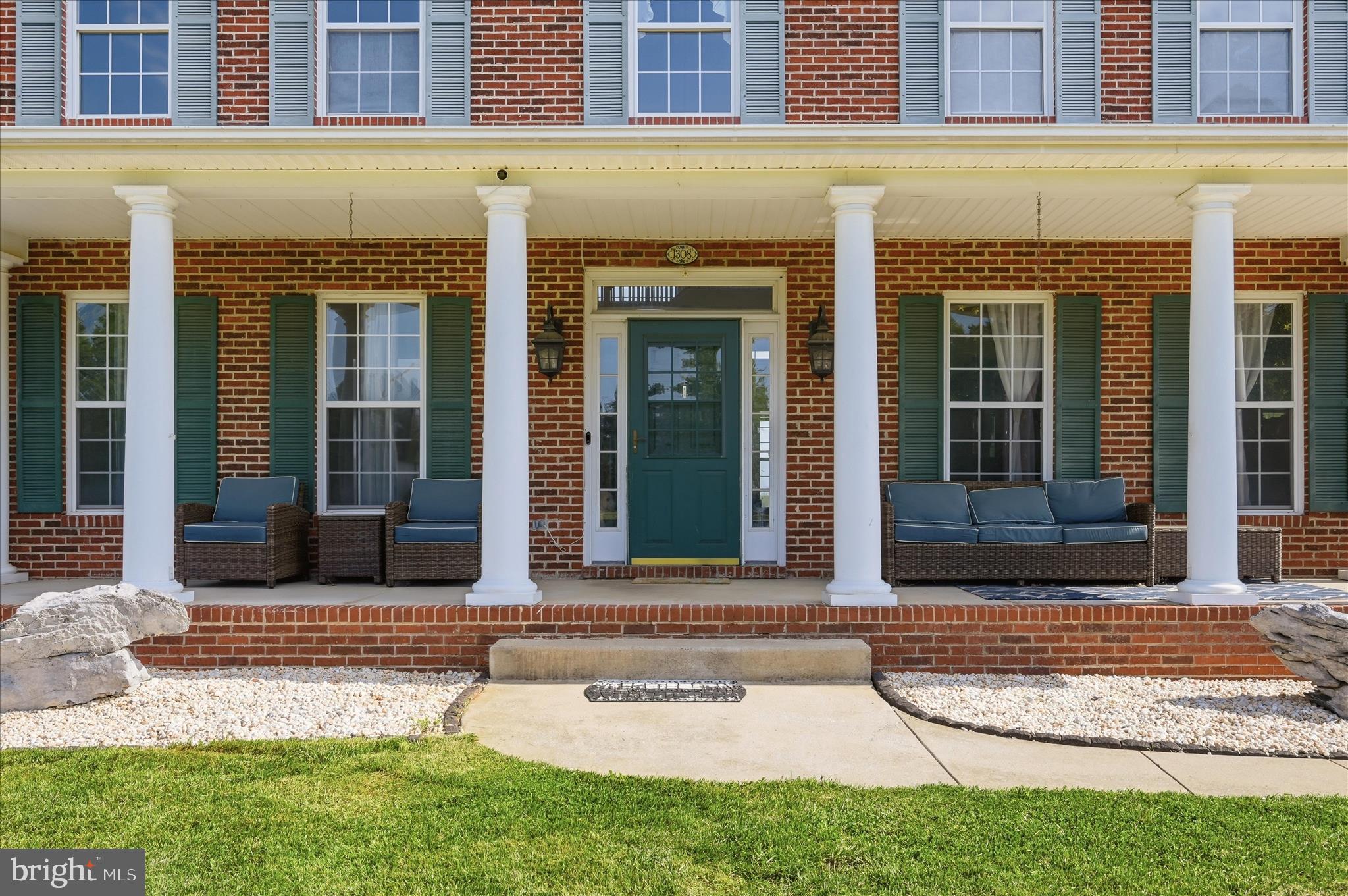 TRAPP HILL WEST - Residential