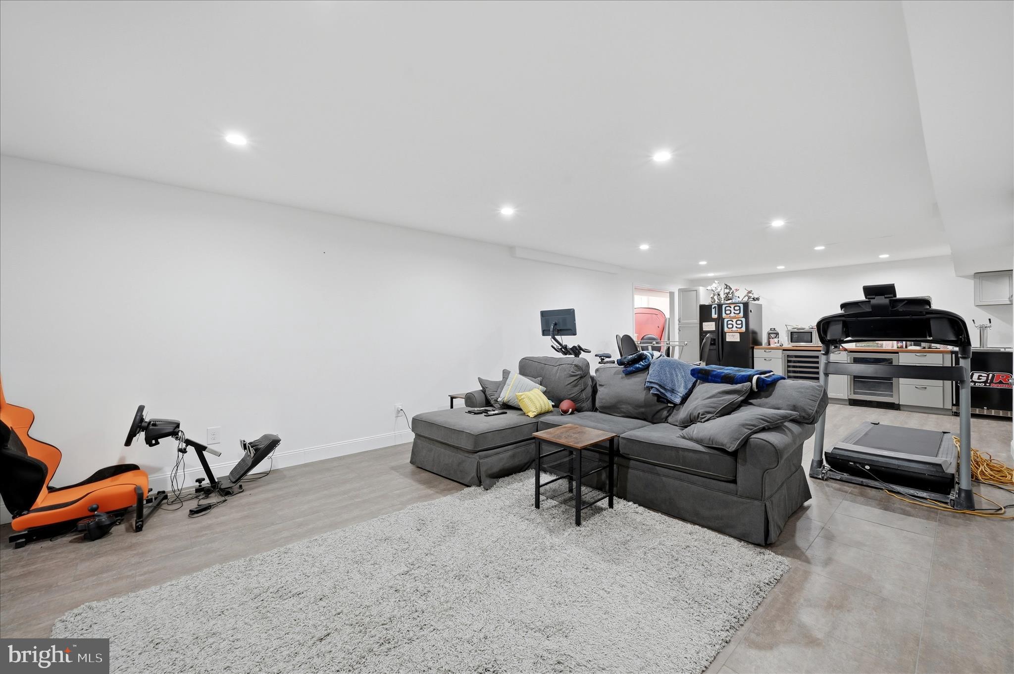 TRAPP HILL WEST - Residential