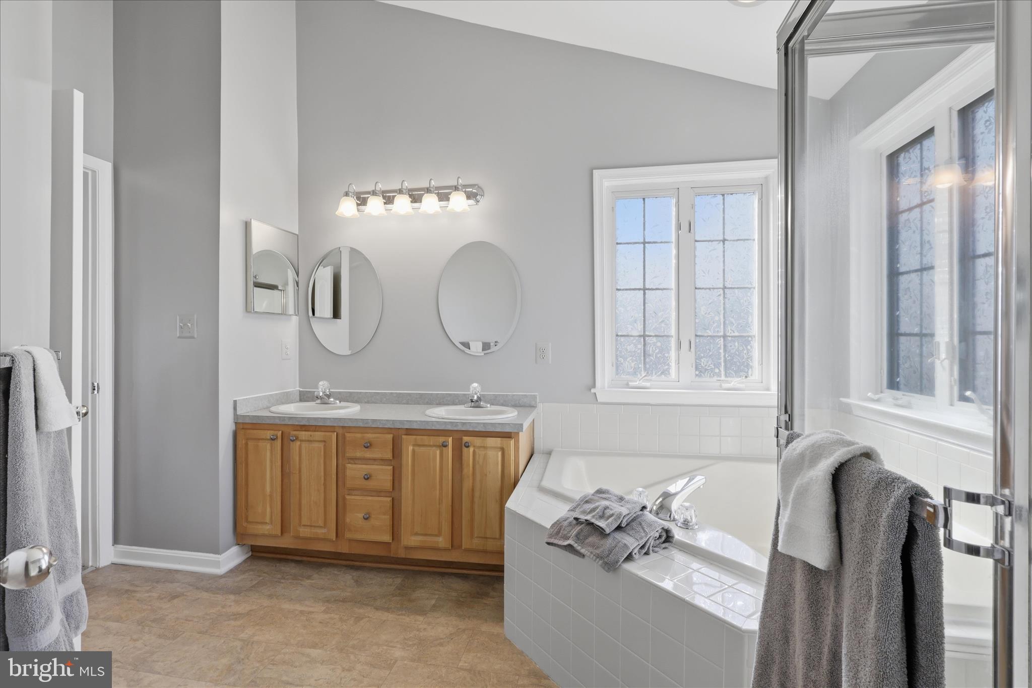 SUMMIT RIDGE - Residential