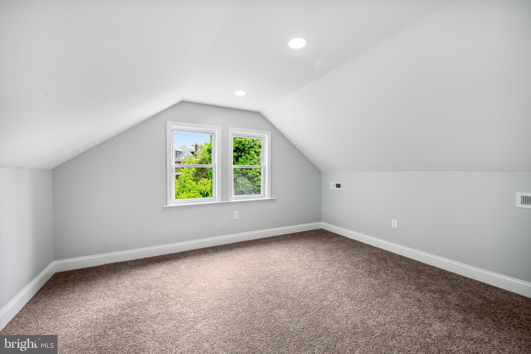 FAIRMOUNT PARK - Residential
