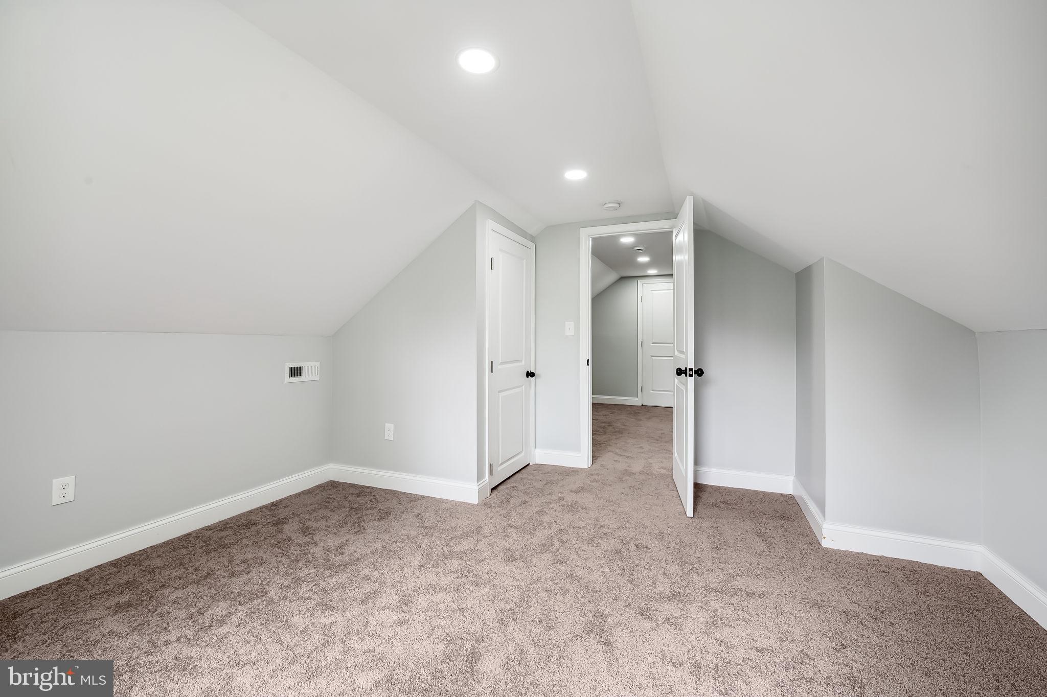 FAIRMOUNT PARK - Residential