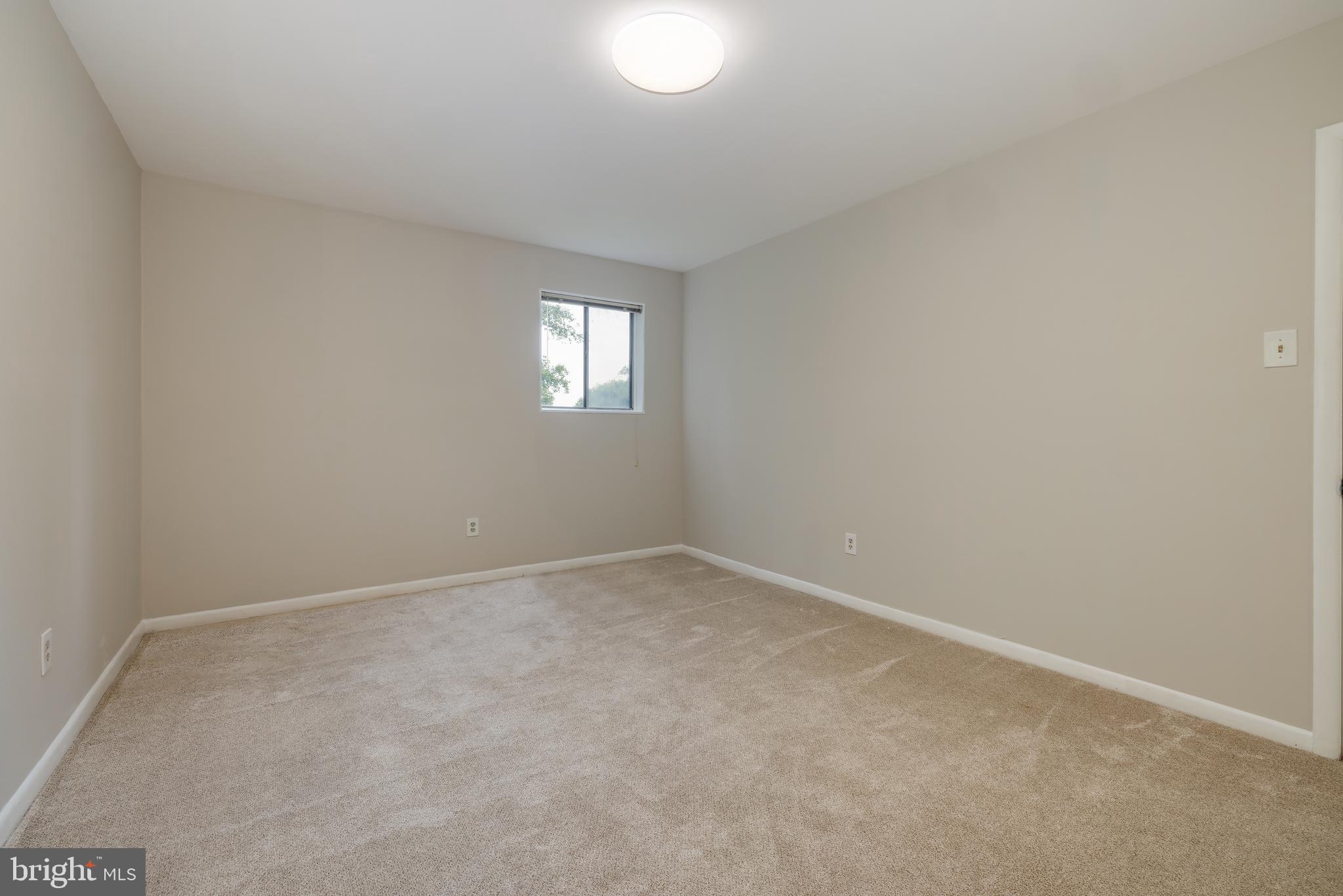 PARKSIDE CONDOMINIUMS - Residential Lease