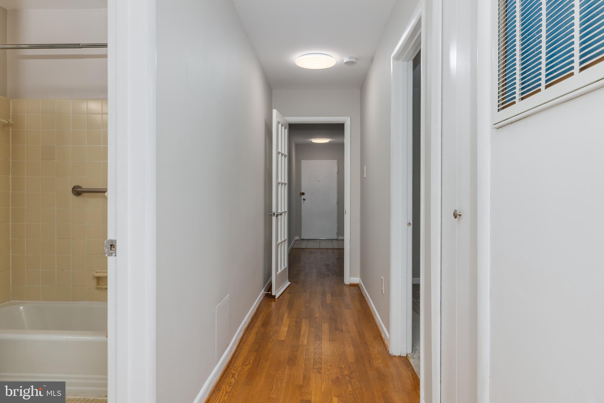 PARKSIDE CONDOMINIUMS - Residential Lease