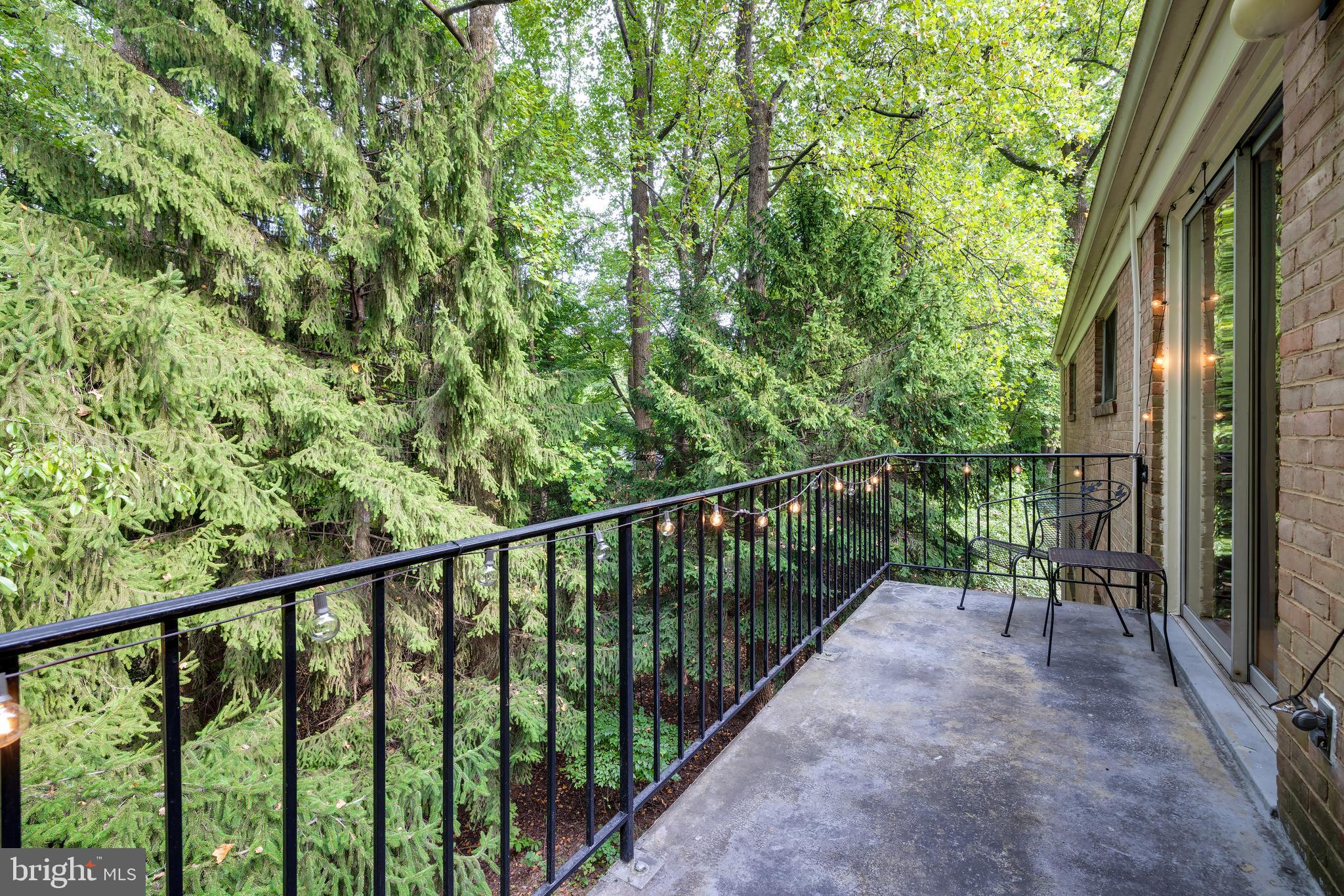 PARKSIDE CONDOMINIUMS - Residential Lease