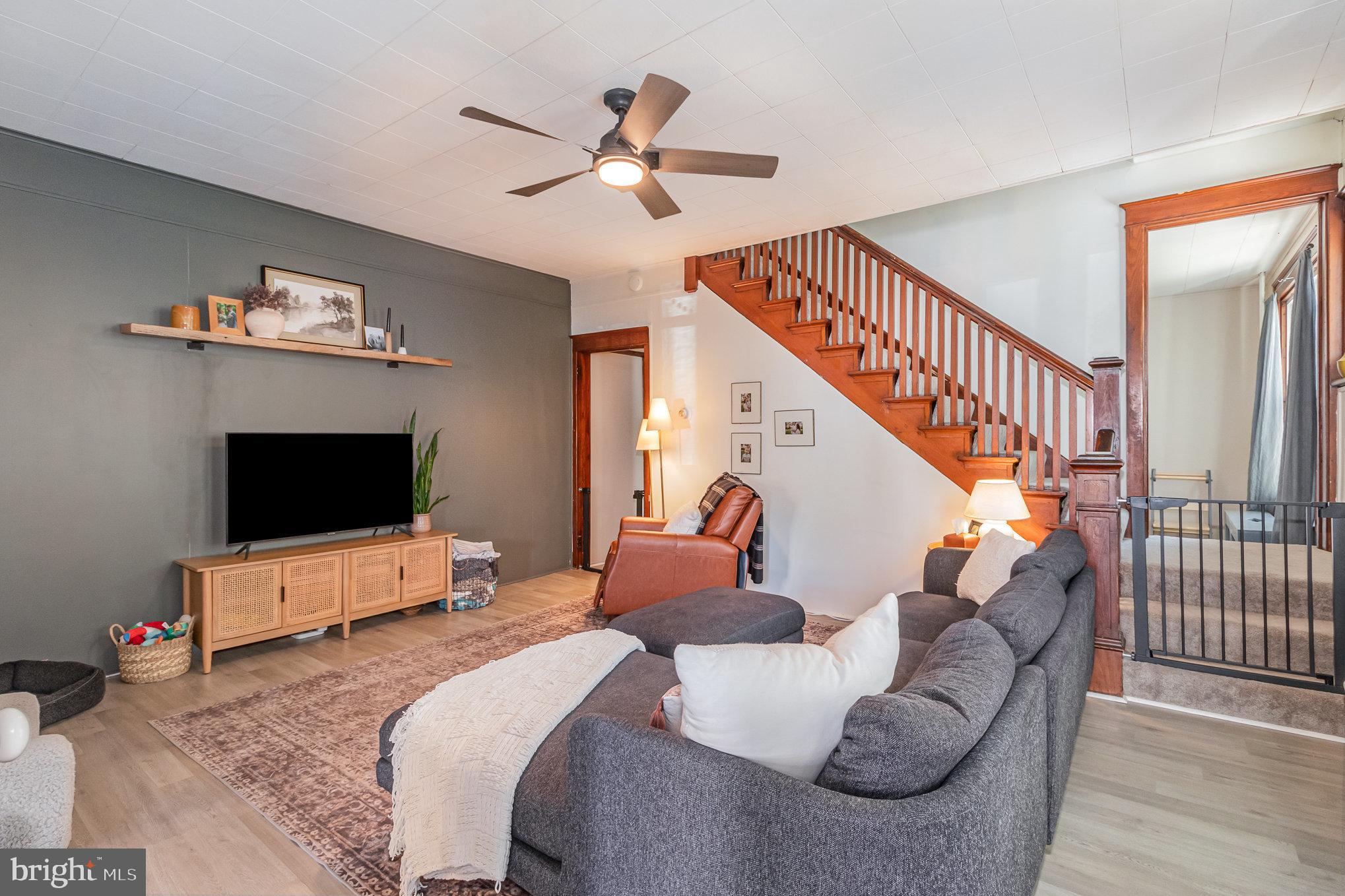 317 N RAILROAD