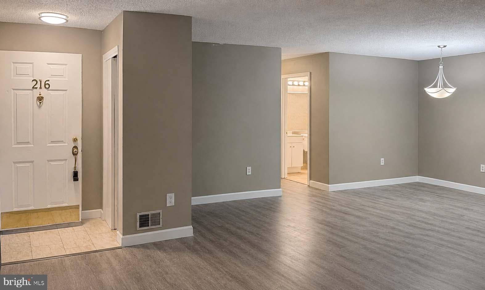 216 SAPPHIRE LA LANE