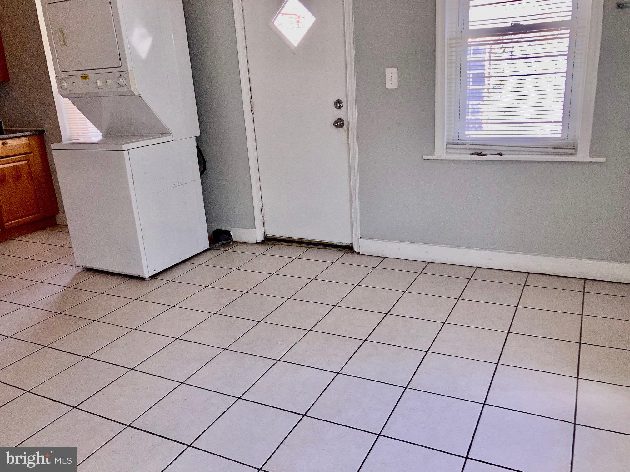 PORT RICHMOND - Residential Lease