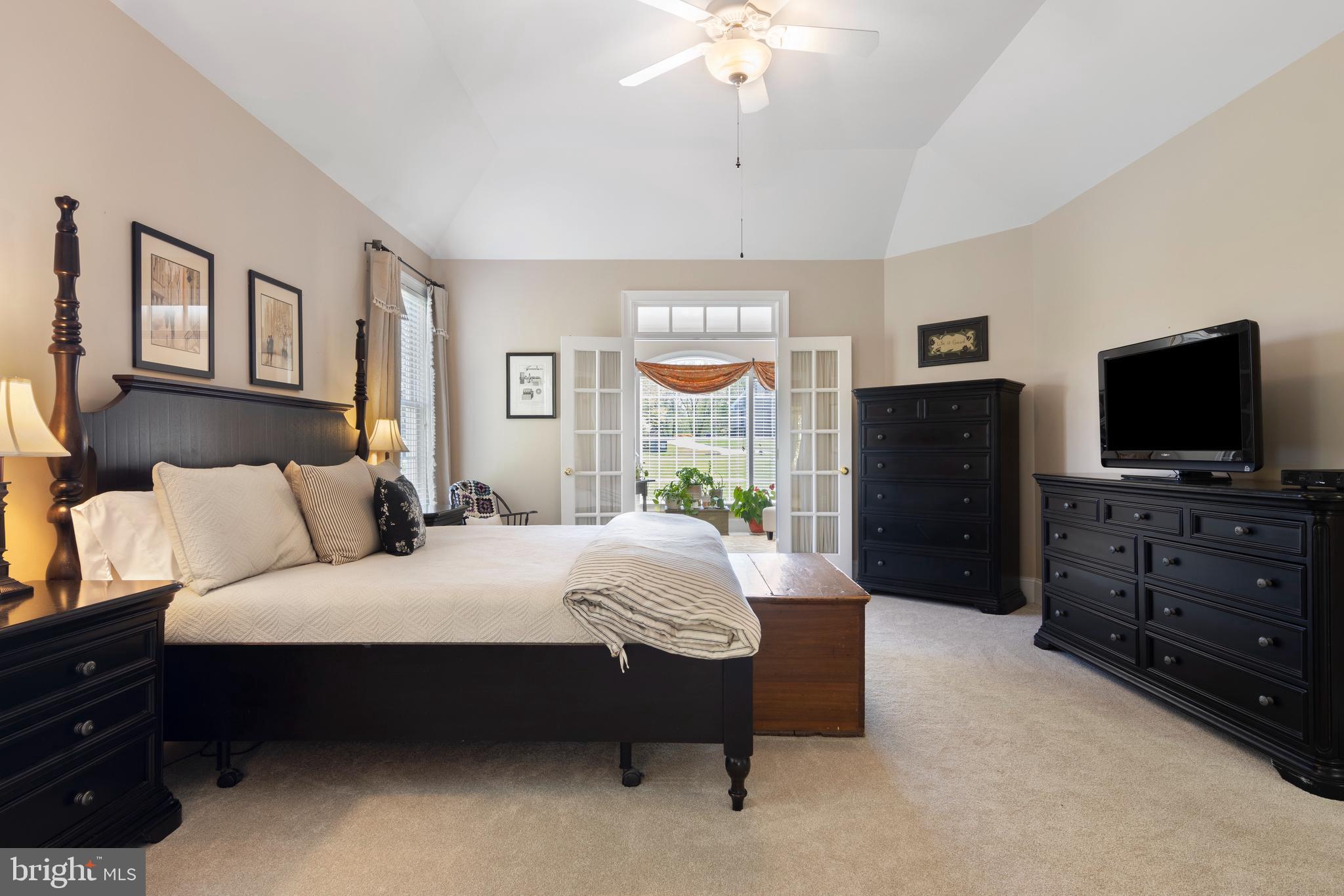 CHERRY CREEK - Residential