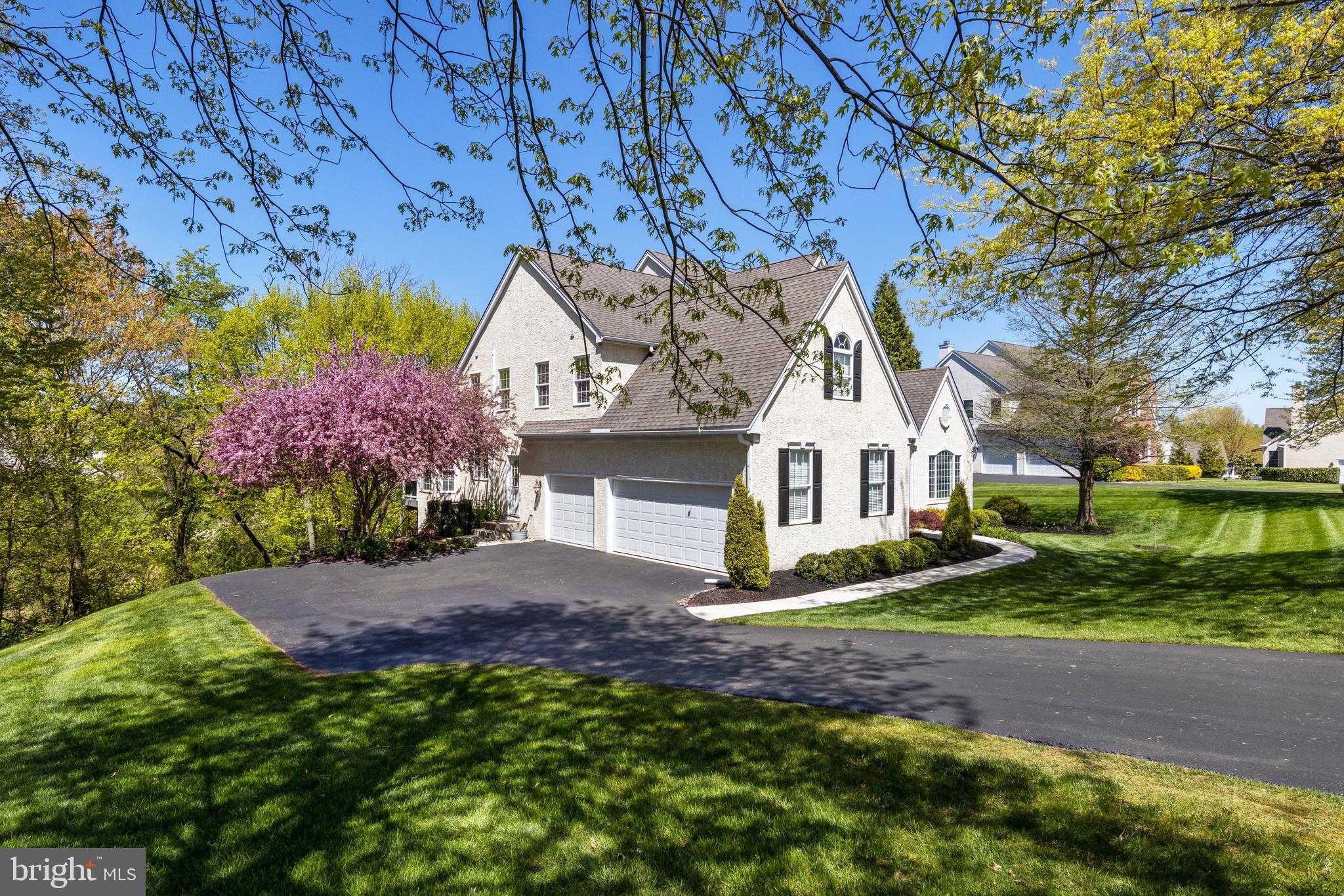 9 OLD BARN DRIVE