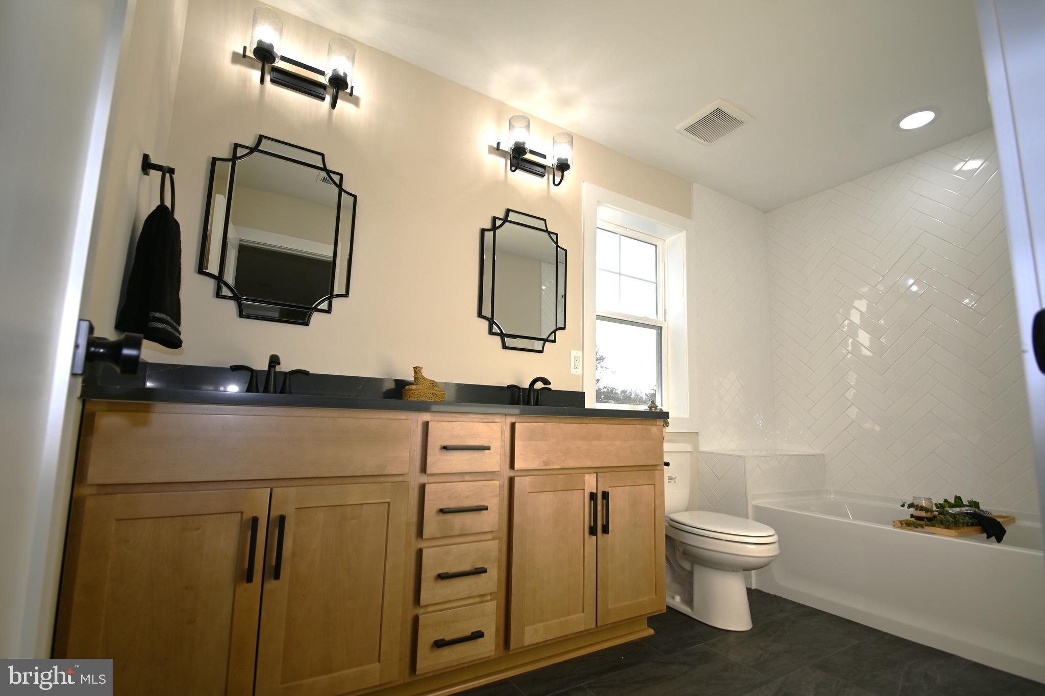 KENSINGTON - Residential