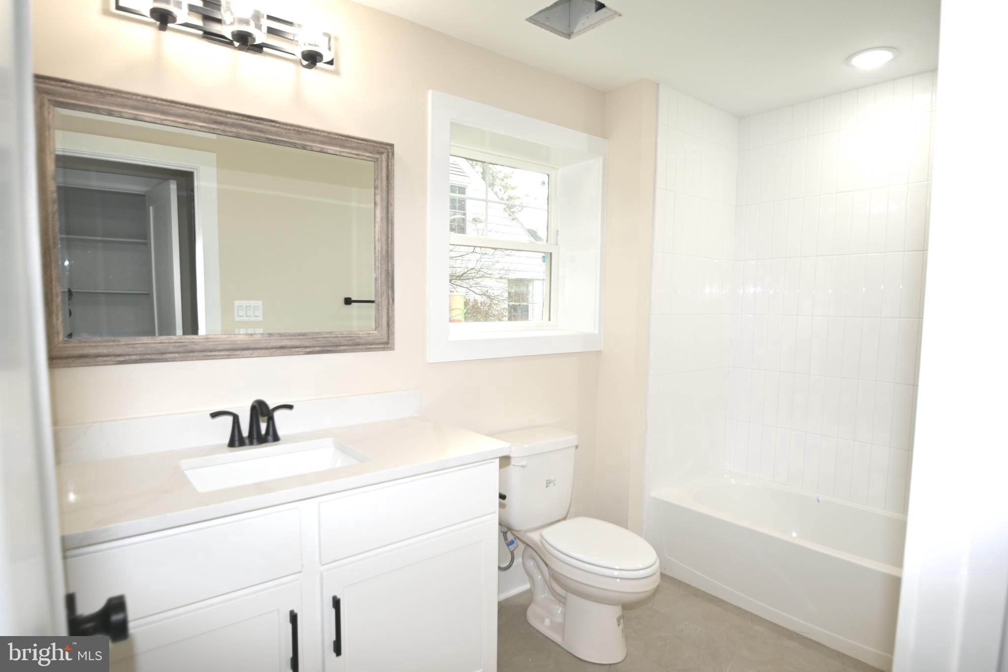 KENSINGTON - Residential