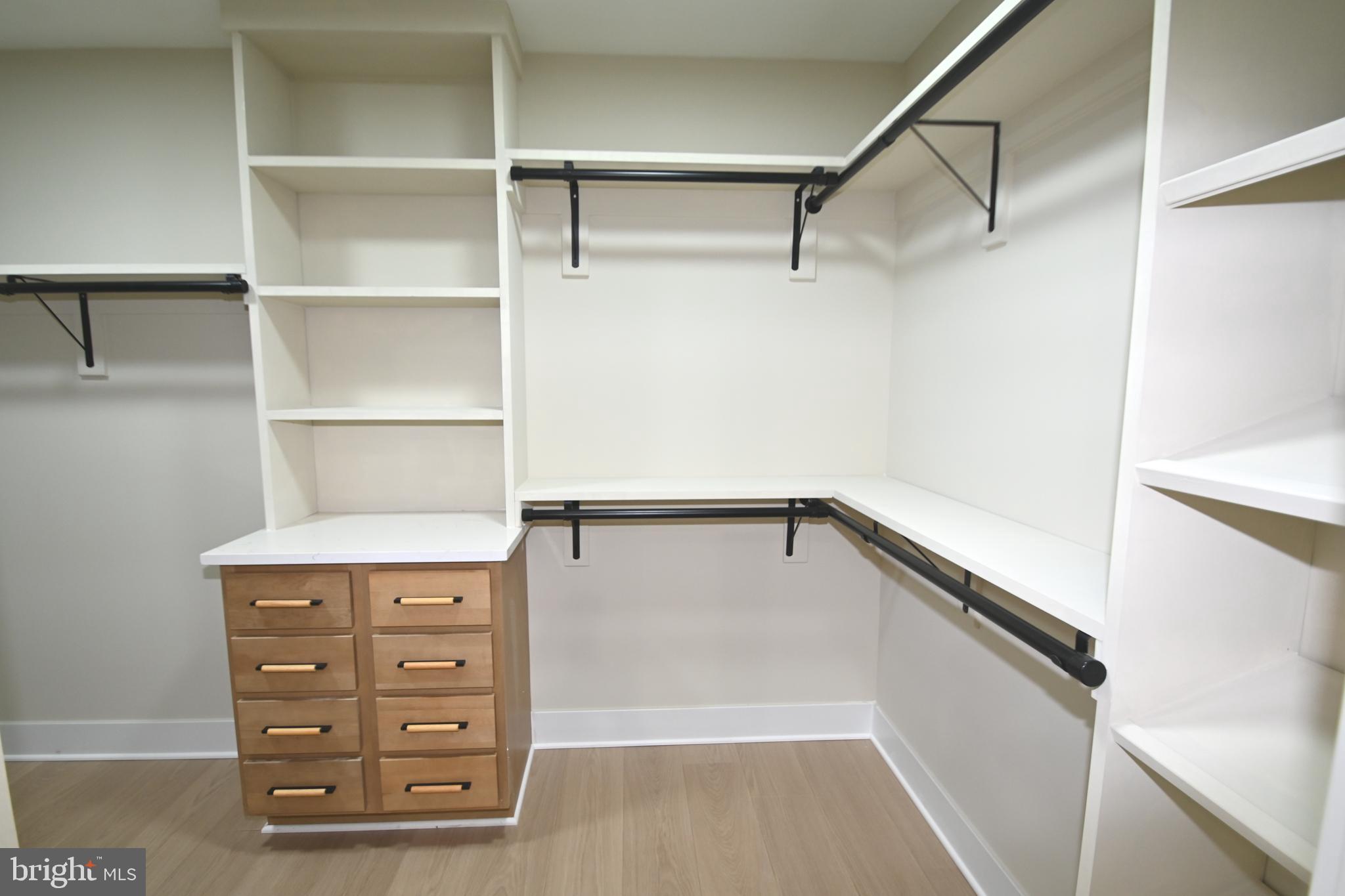 KENSINGTON - Residential