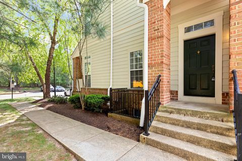 Photo of 1318 Garden Wall Circle #213, RESTON, VA 20194 (MLS # VAFX2305212)