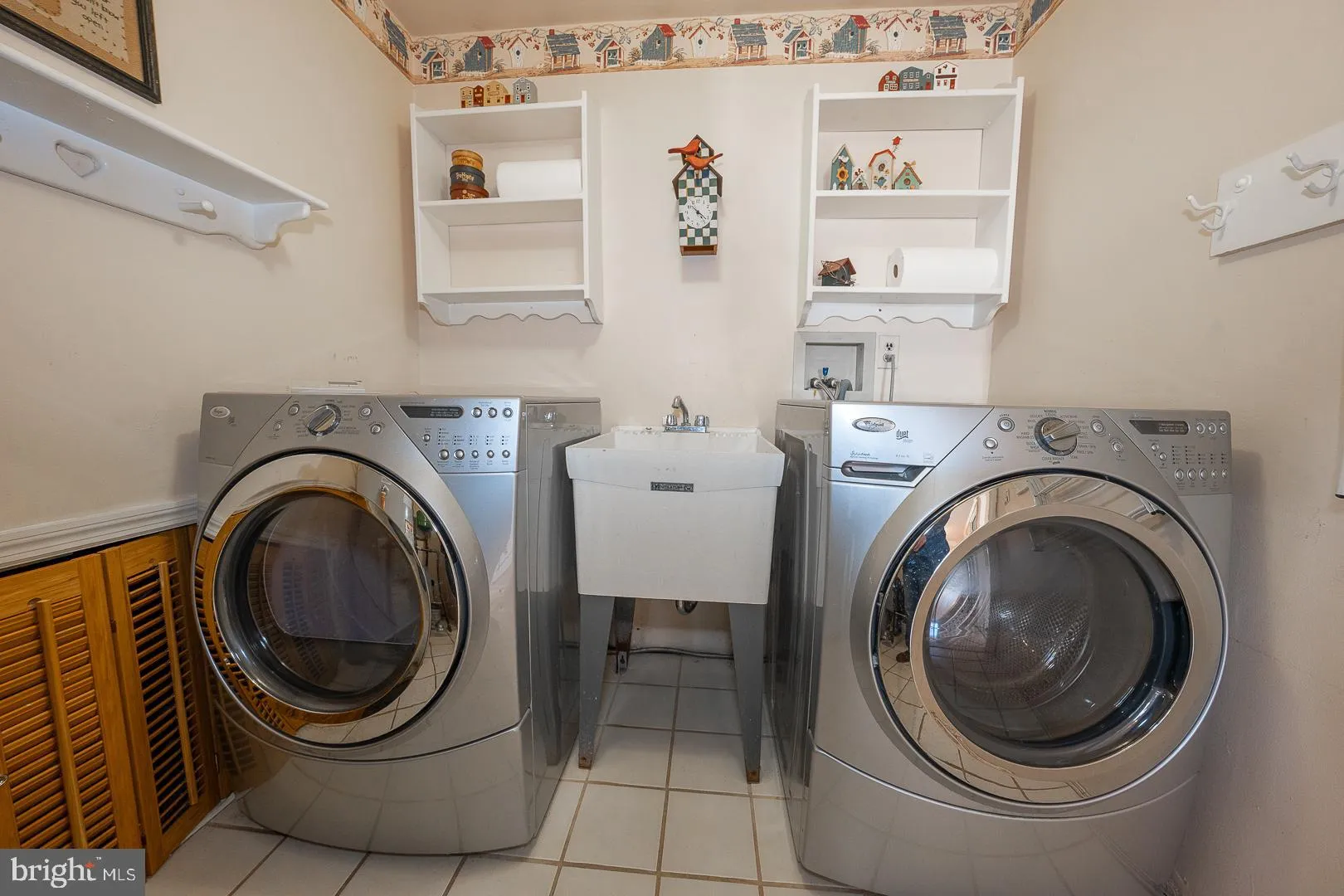 West Chester, Pennsylvania 19382, United States, 4 Bedrooms Bedrooms, ,3 BathroomsBathrooms,Residential,Pending,77267