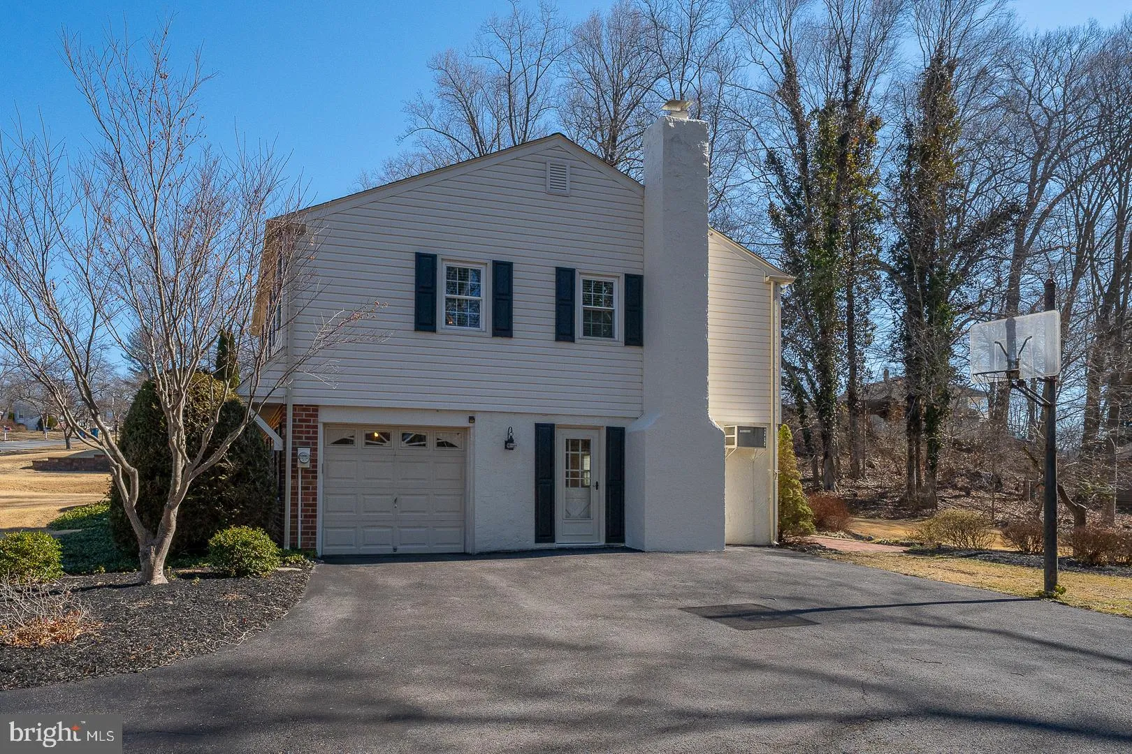 West Chester, Pennsylvania 19382, United States, 4 Bedrooms Bedrooms, ,3 BathroomsBathrooms,Residential,Pending,77267