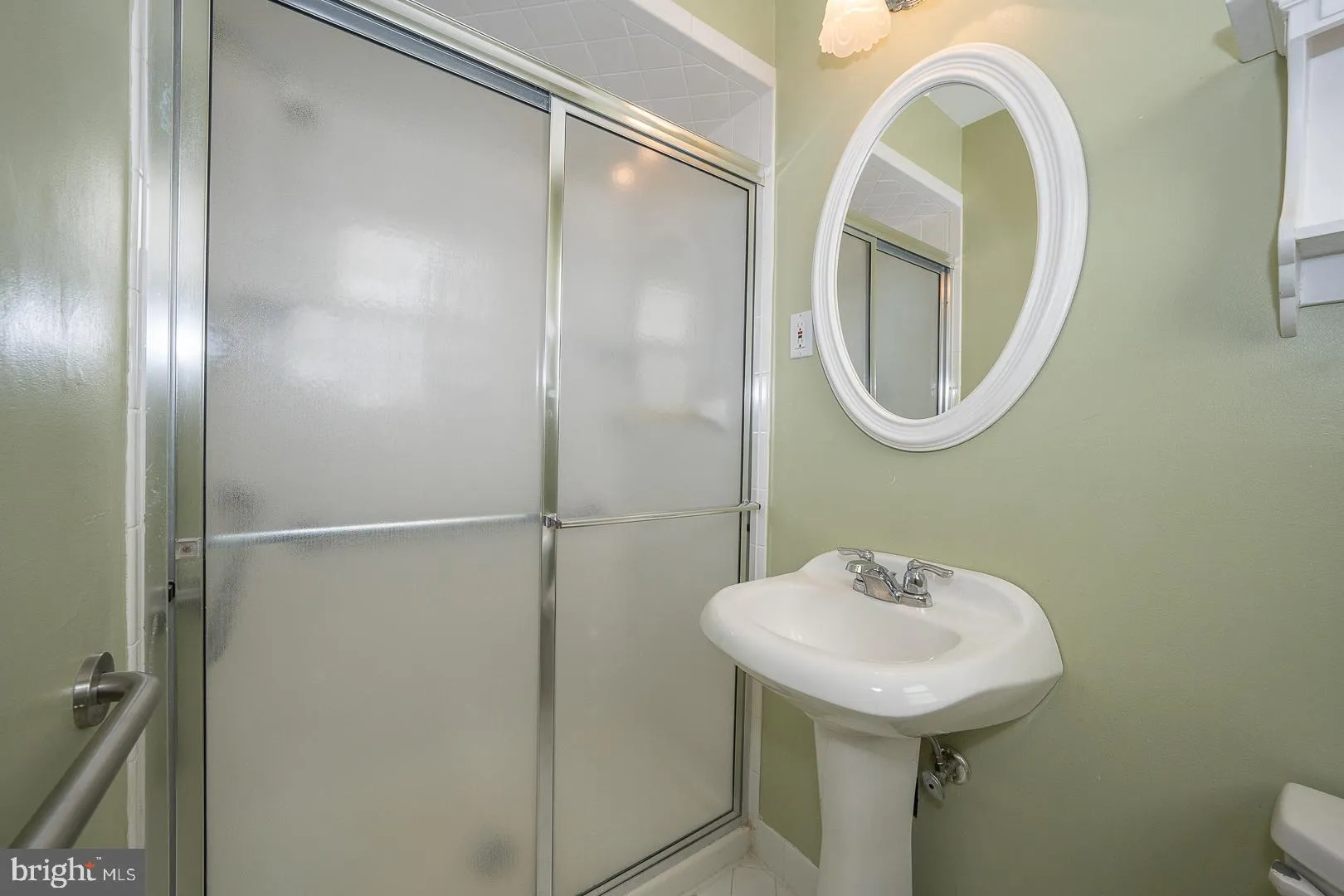 West Chester, Pennsylvania 19382, United States, 4 Bedrooms Bedrooms, ,3 BathroomsBathrooms,Residential,Pending,77267