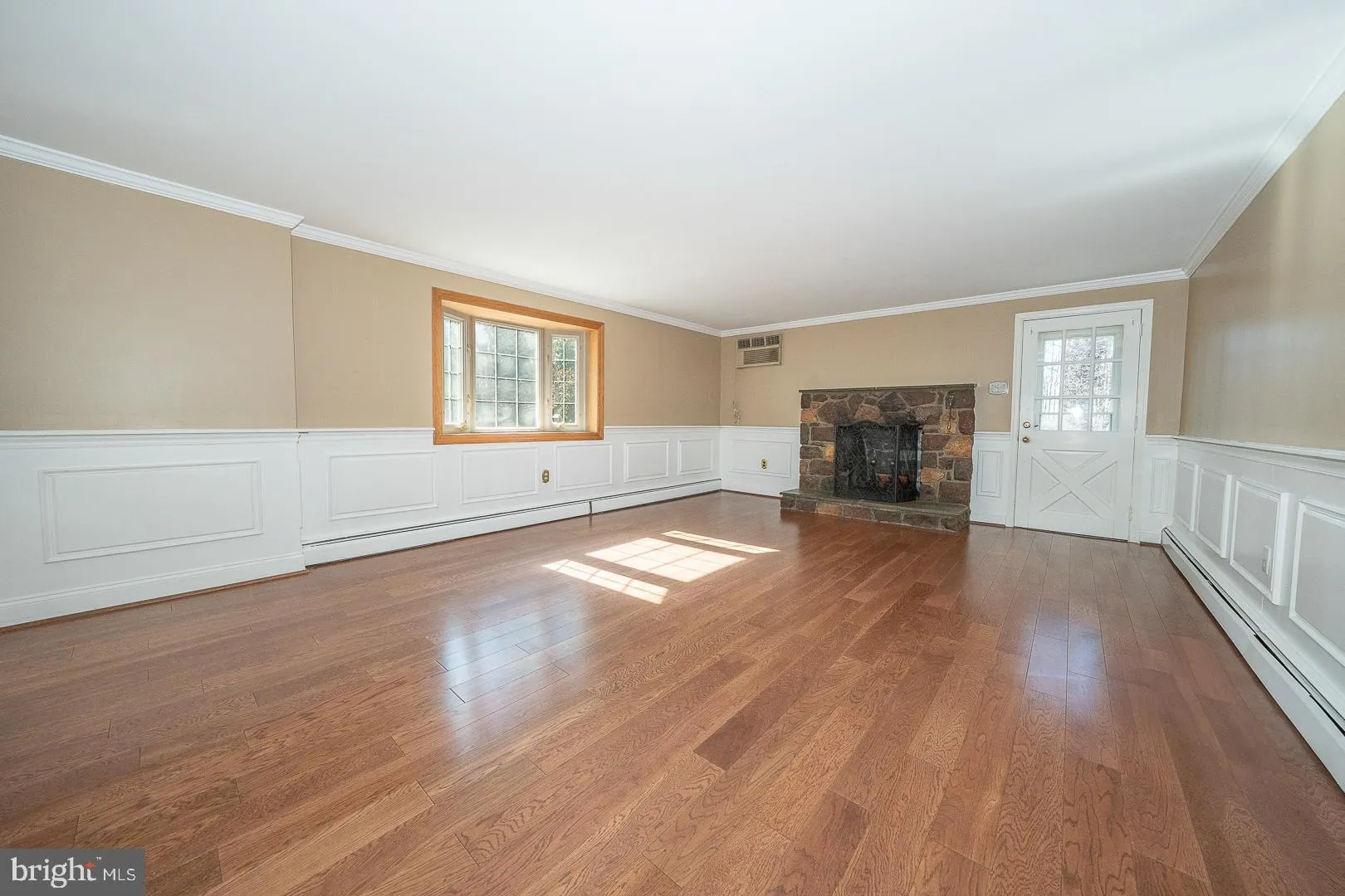 West Chester, Pennsylvania 19382, United States, 4 Bedrooms Bedrooms, ,3 BathroomsBathrooms,Residential,Pending,77267