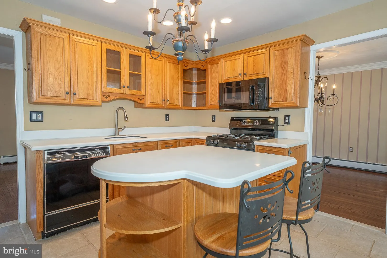 West Chester, Pennsylvania 19382, United States, 4 Bedrooms Bedrooms, ,3 BathroomsBathrooms,Residential,Pending,77267