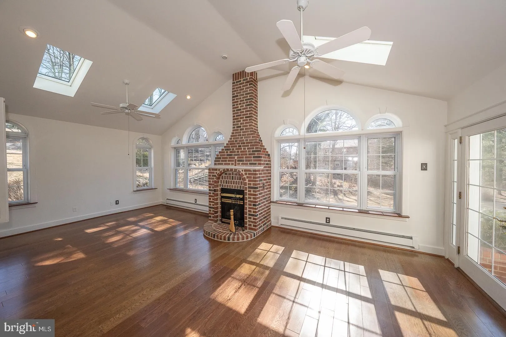 West Chester, Pennsylvania 19382, United States, 4 Bedrooms Bedrooms, ,3 BathroomsBathrooms,Residential,Pending,77267