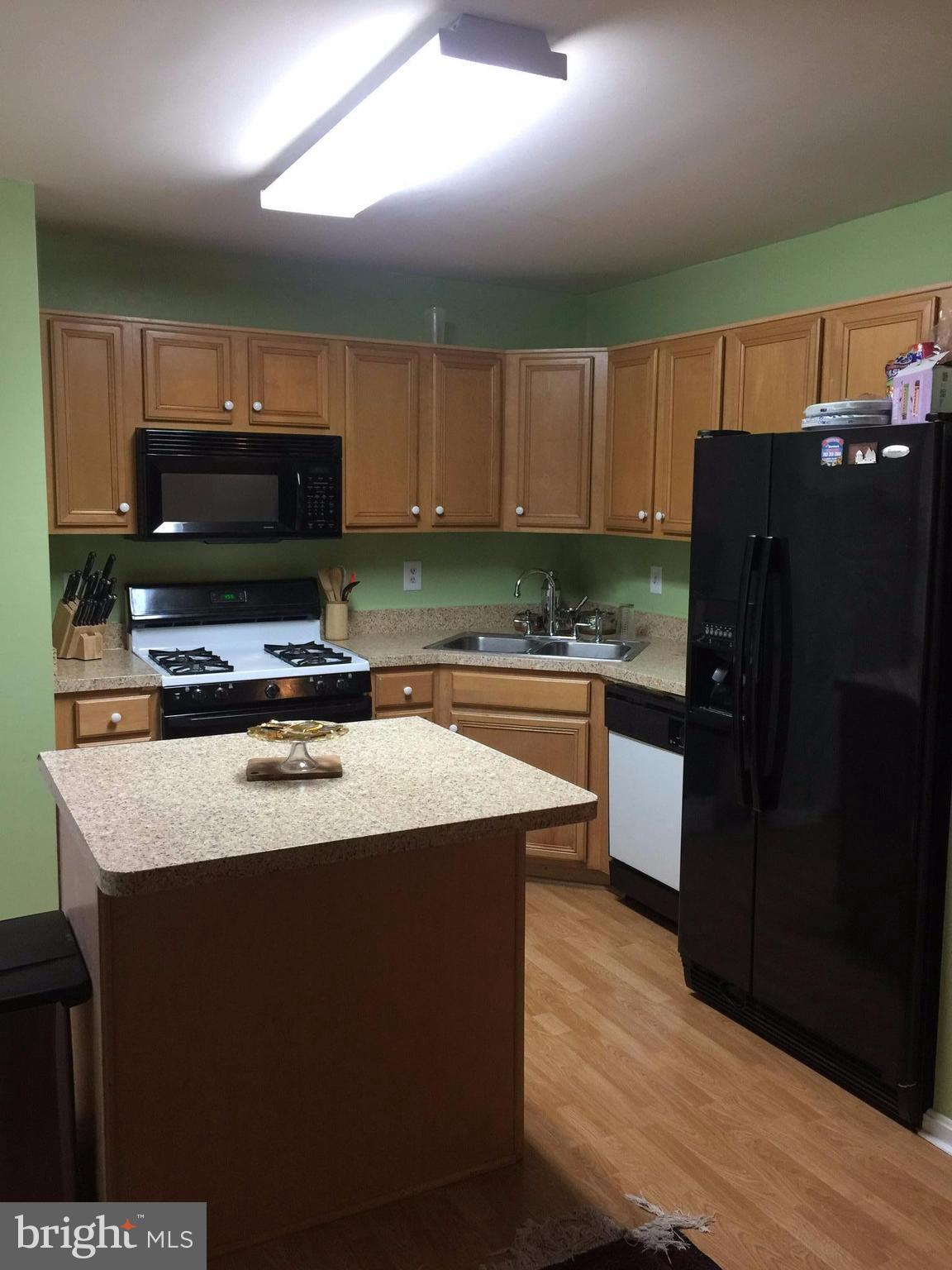 PARADISE - Residential Lease