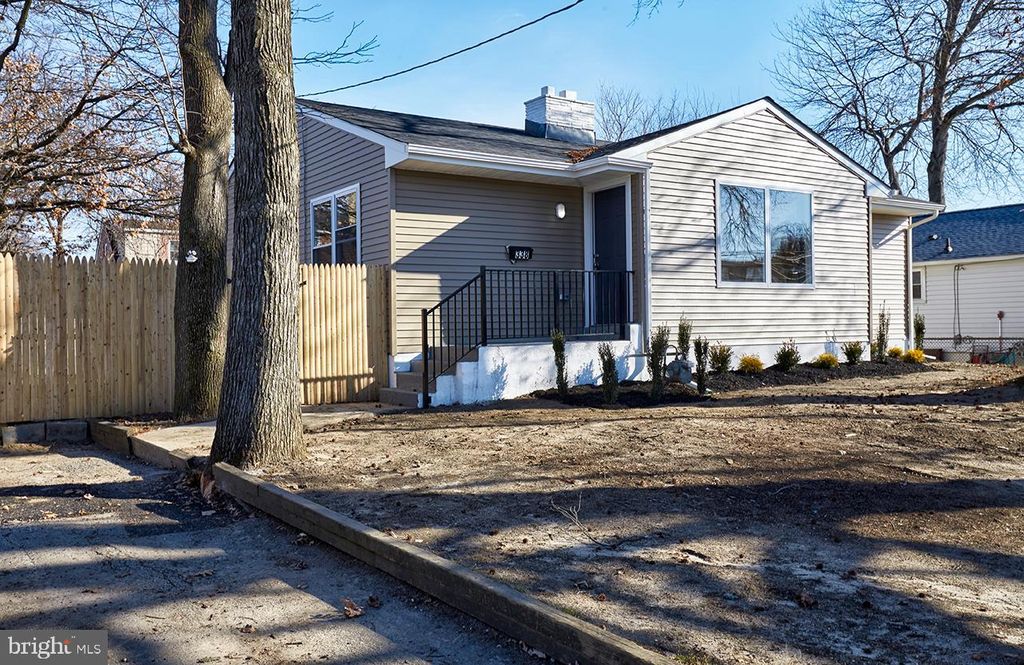 Photo of 338 Sycamore Avenue, FOLSOM, PA 19033 (MLS # PADE2106032)