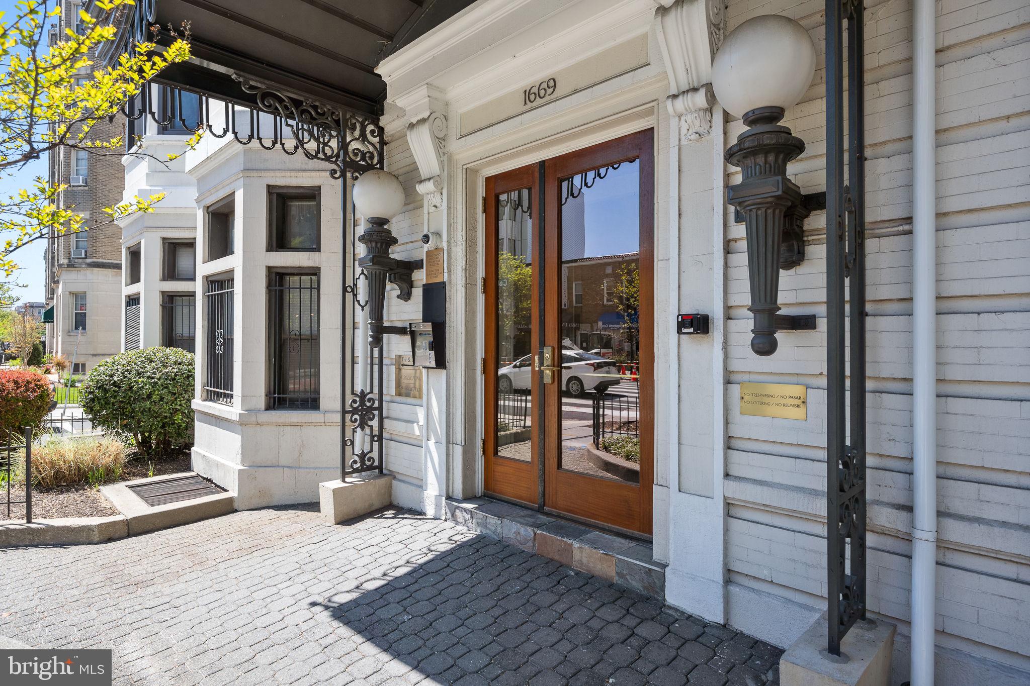 1669 COLUMBIA ROAD NW 211